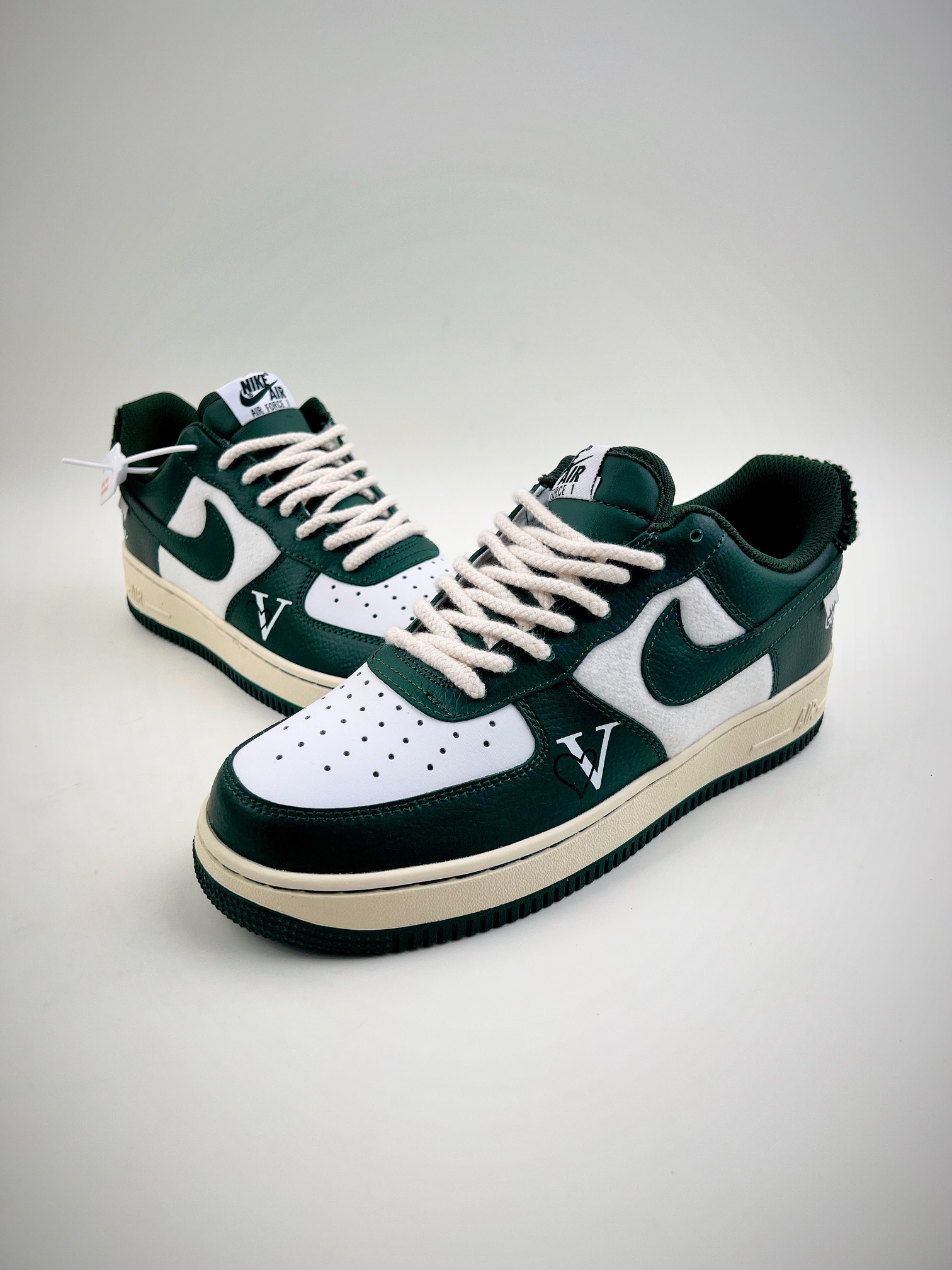 240 Nike Air Force 1 Low 07 白绿goodbey DO5220-169-莆田鞋,莆田鞋货源,高仿鞋,高仿鞋货源,安福档口,莆田高仿鞋,莆田鞋批发,高仿鞋批发,莆田高仿运动鞋,高仿运动鞋,莆田运动鞋 240 Nike Air Force 1 Low 07 白绿goodbey DO5220-169