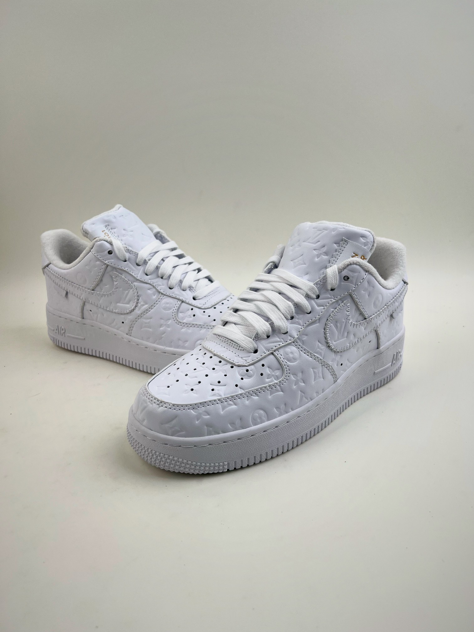 320 Nike Air Force 1 Low 07 Louis Vuitton