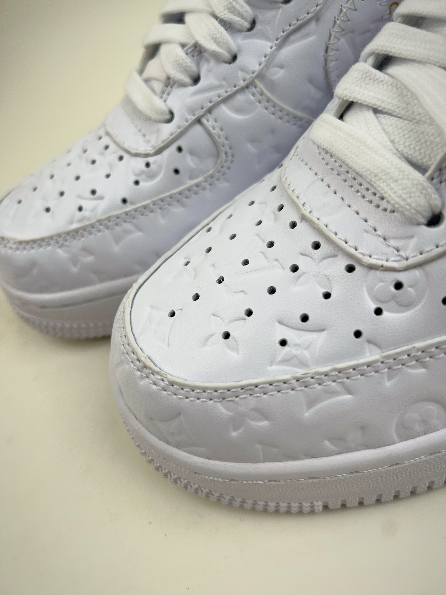 320 Nike Air Force 1 Low 07 Louis Vuitton