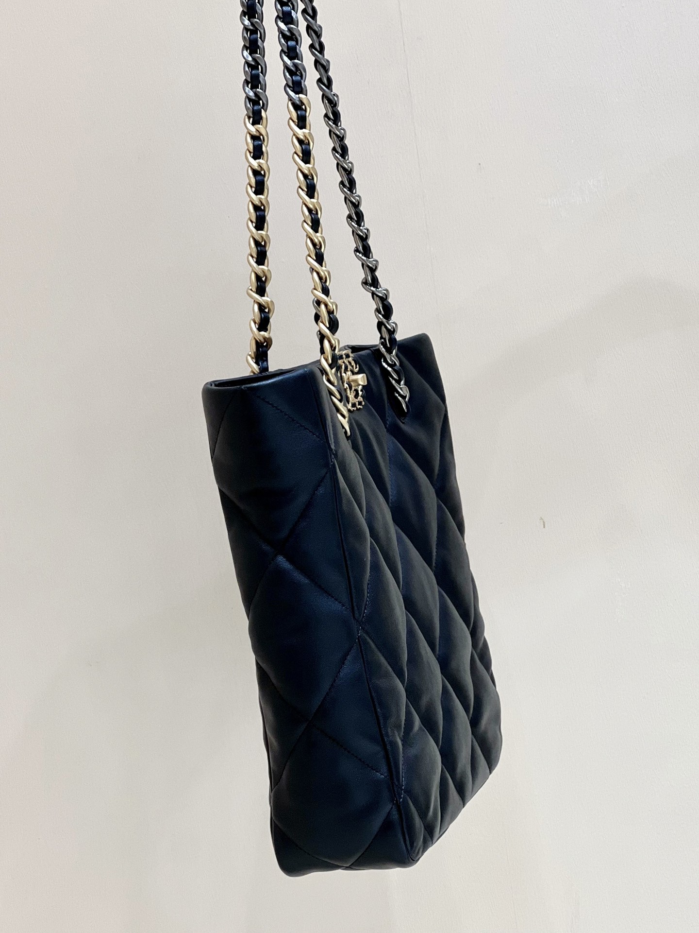 CHANEL 19 bag tote购物包 AS3519黑色