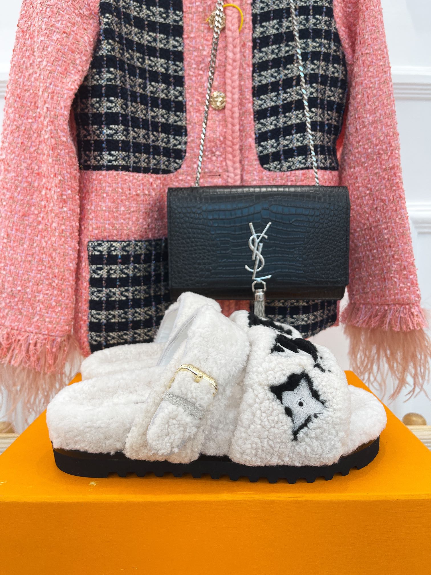 Best Replica New Style
 Louis Vuitton Shoes Slippers Splicing Lambswool Rubber Wool Winter Collection