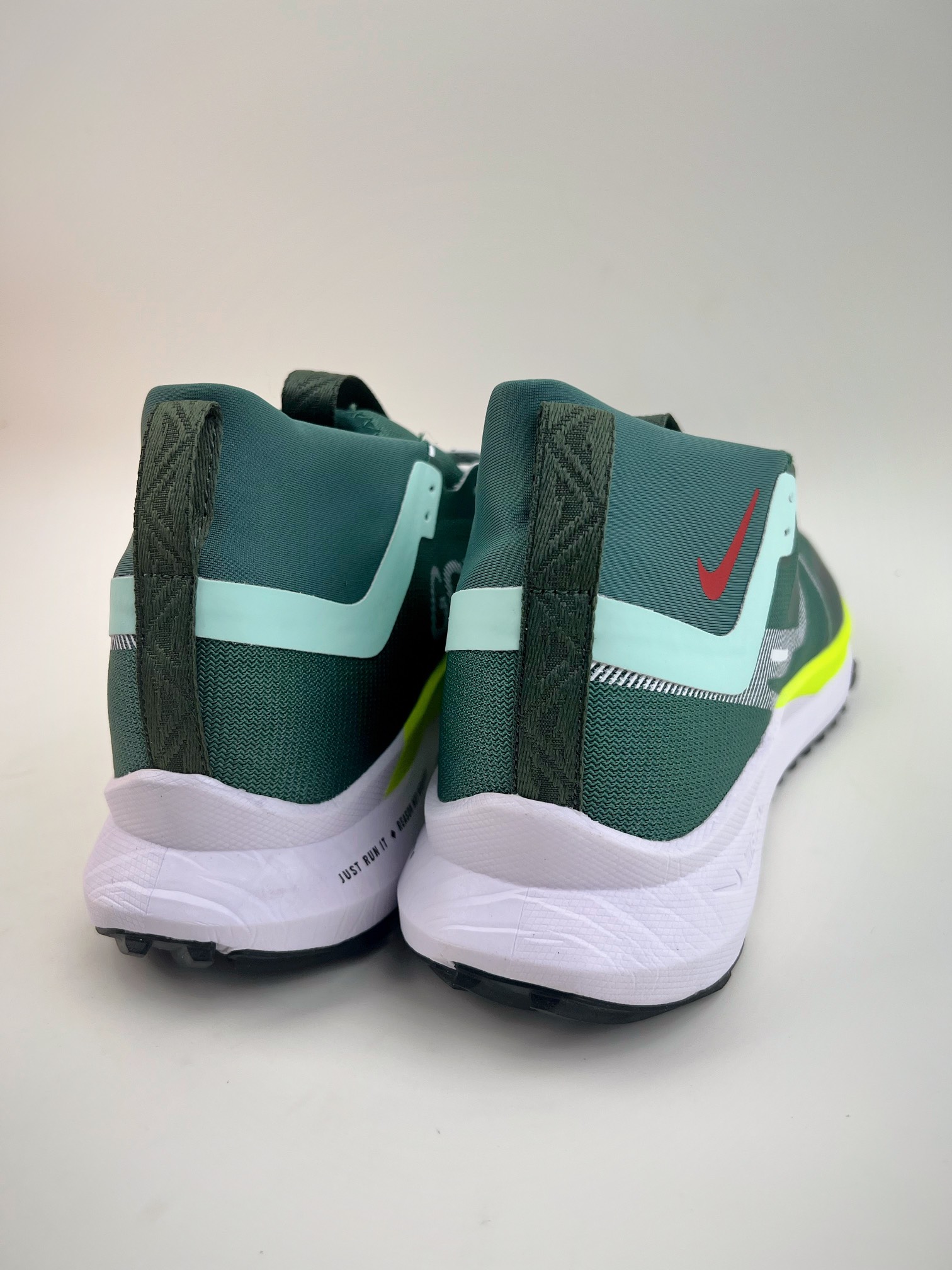 170 Nike React Pecasus Trail 4 GORE-TEX 飞马涡踪迹4代瑞亚版越跑鞋 DJ7926-004