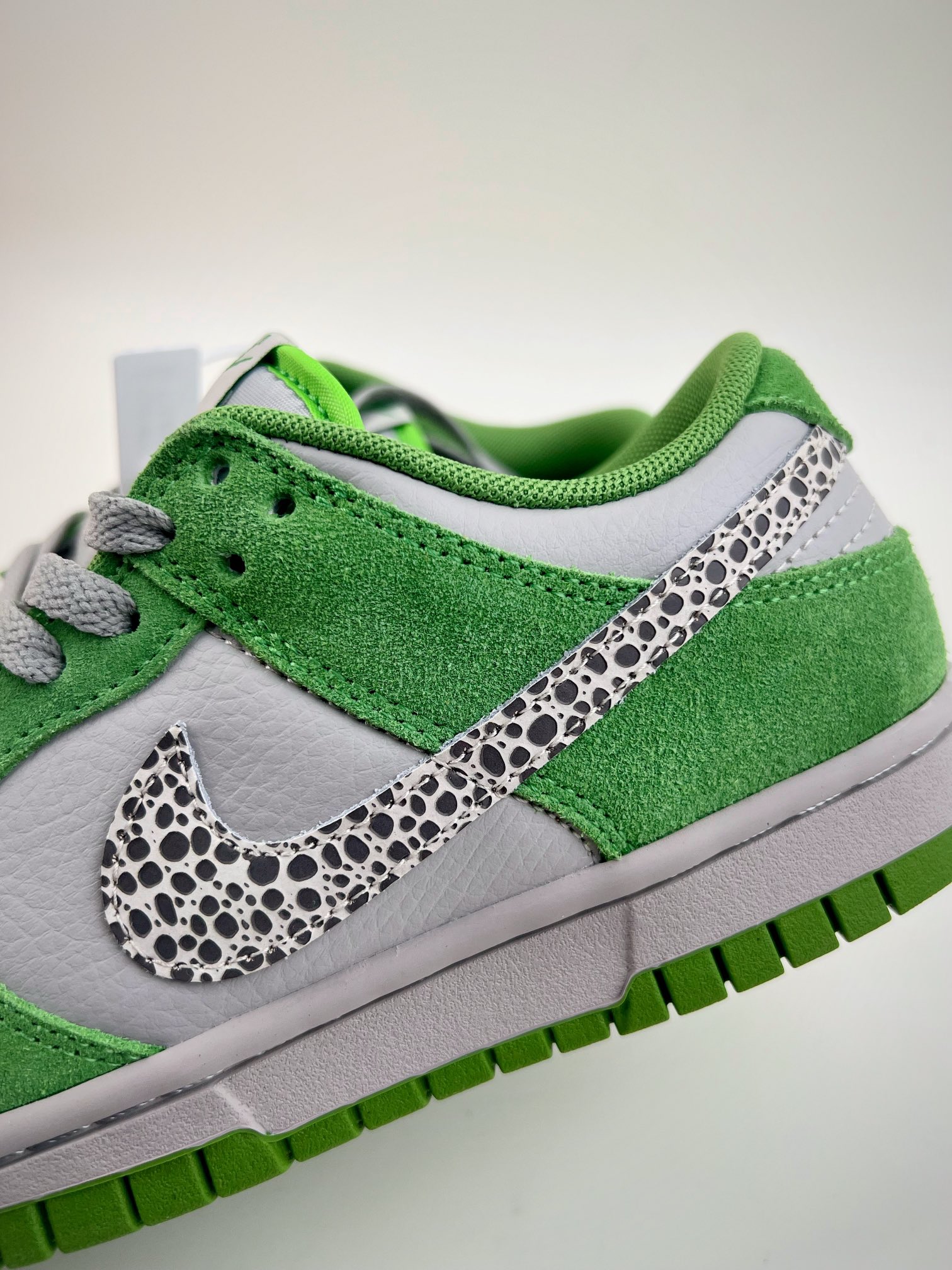 200 NIKE SB Dunk Low ”Safari Swoosh” 狩猎风 DR0156-800