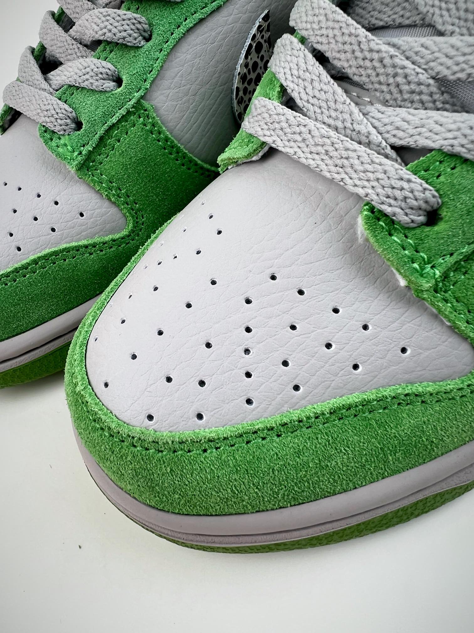 200 NIKE SB Dunk Low ”Safari Swoosh” 狩猎风 DR0156-800