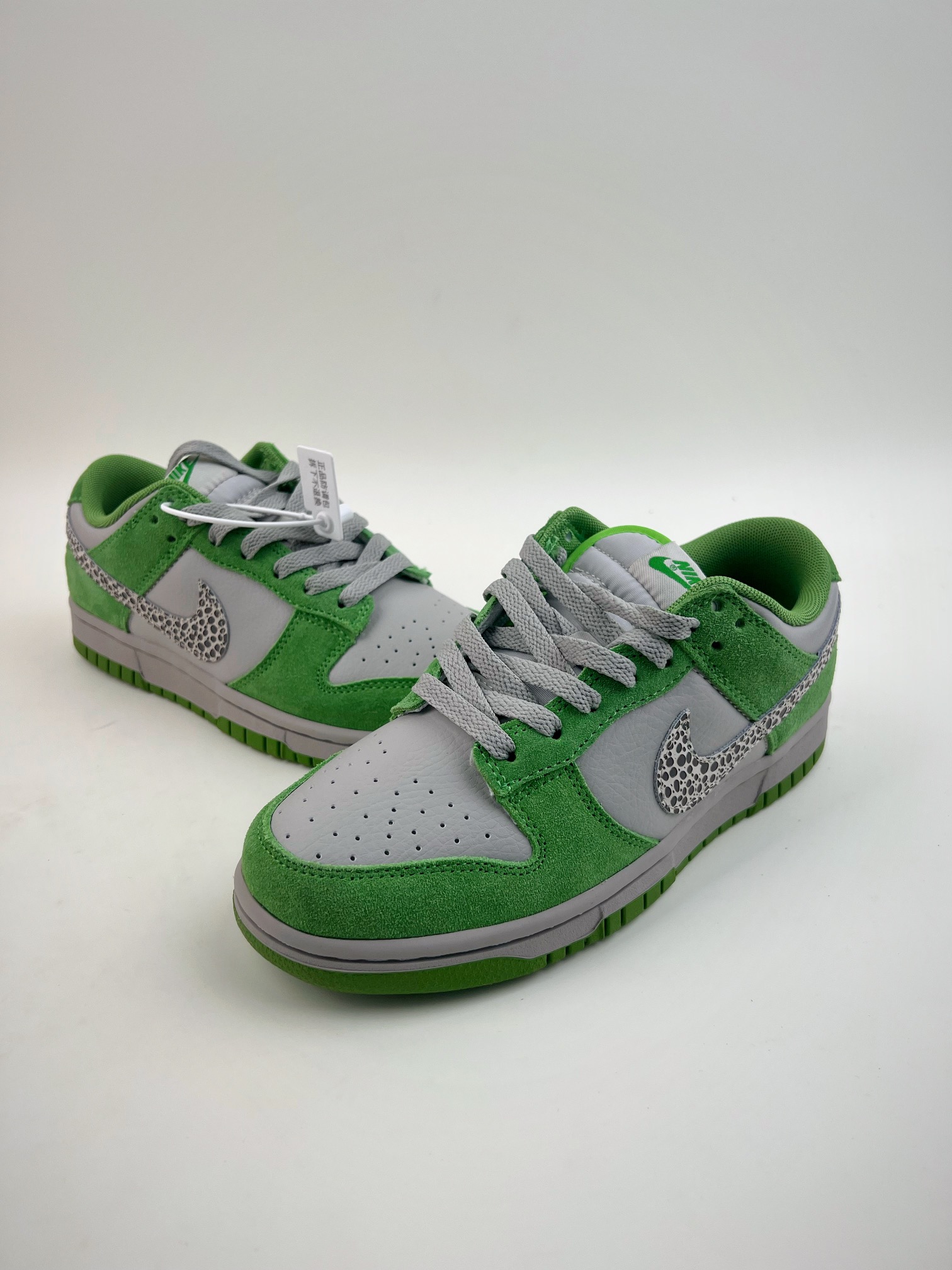 200 NIKE SB Dunk Low ”Safari Swoosh” 狩猎风 DR0156-800