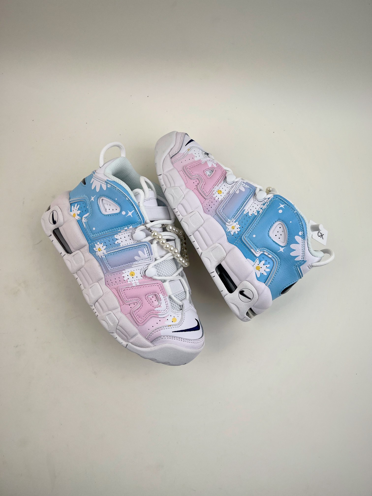 260 Air More Uptempo 代表着历史最高版本皮蓬 DH9719-100