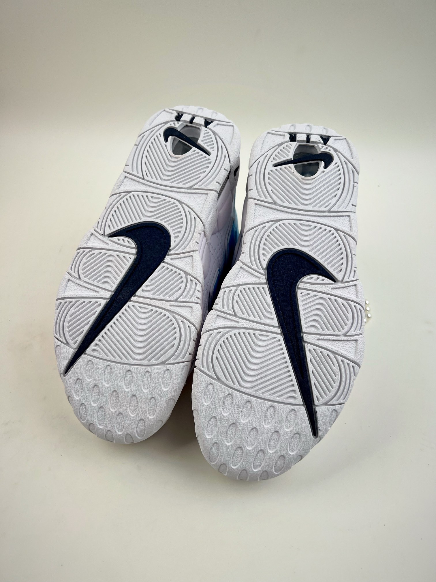 260 Air More Uptempo 代表着历史最高版本皮蓬 DH9719-100