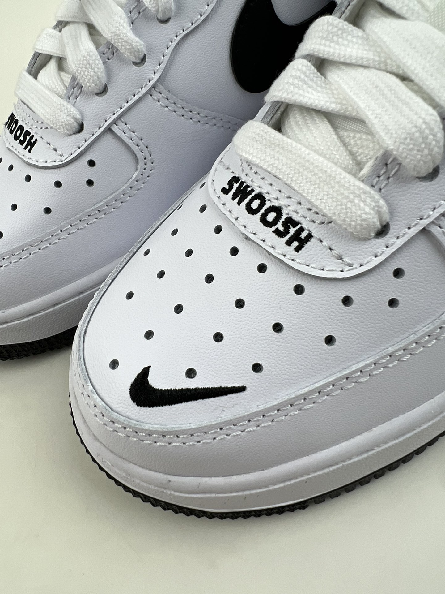 200 Nike Air Force 1 Low 07 白黑电绣小钩 CT5531-100