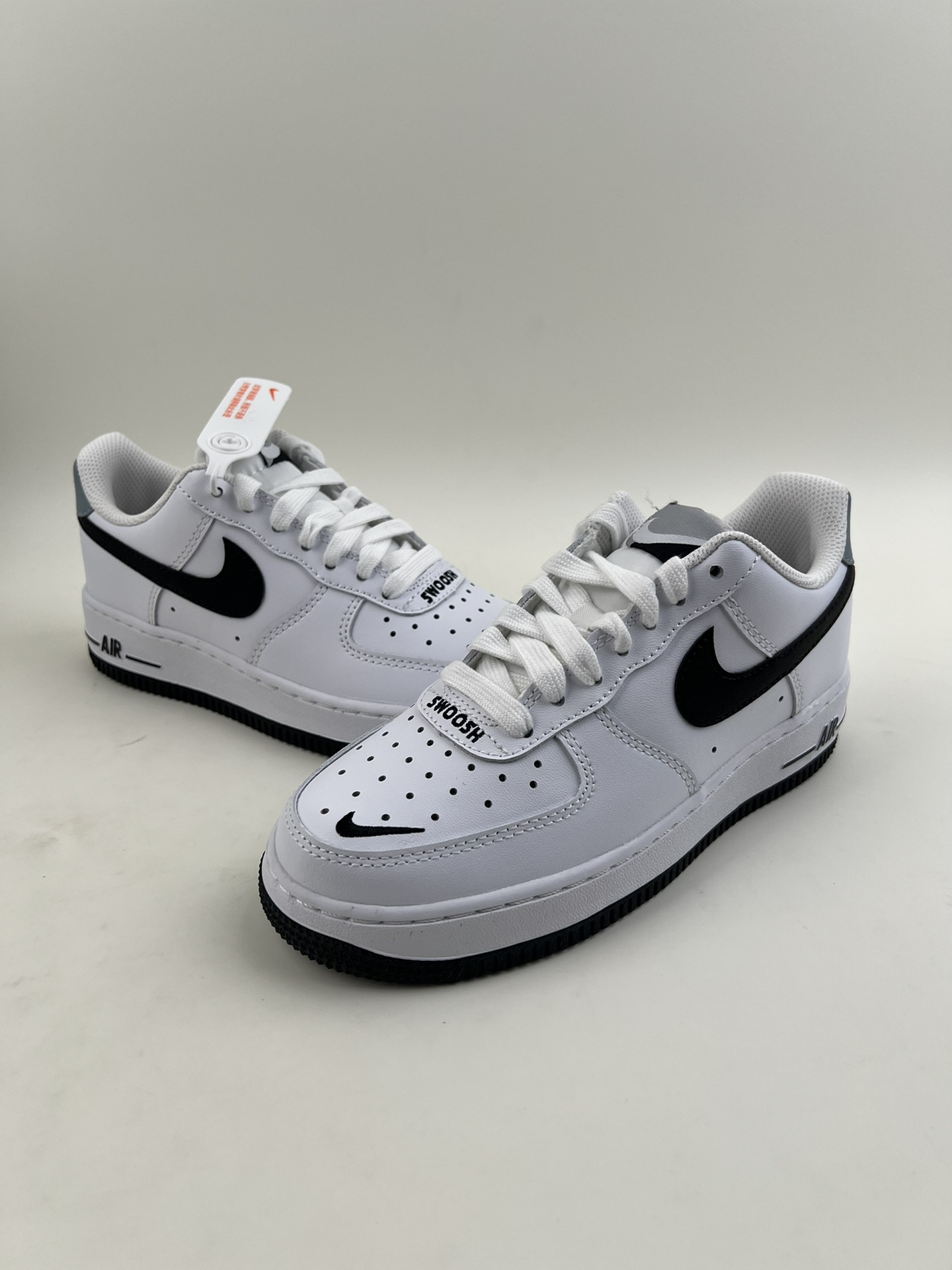 200 Nike Air Force 1 Low 07 白黑电绣小钩 CT5531-100
