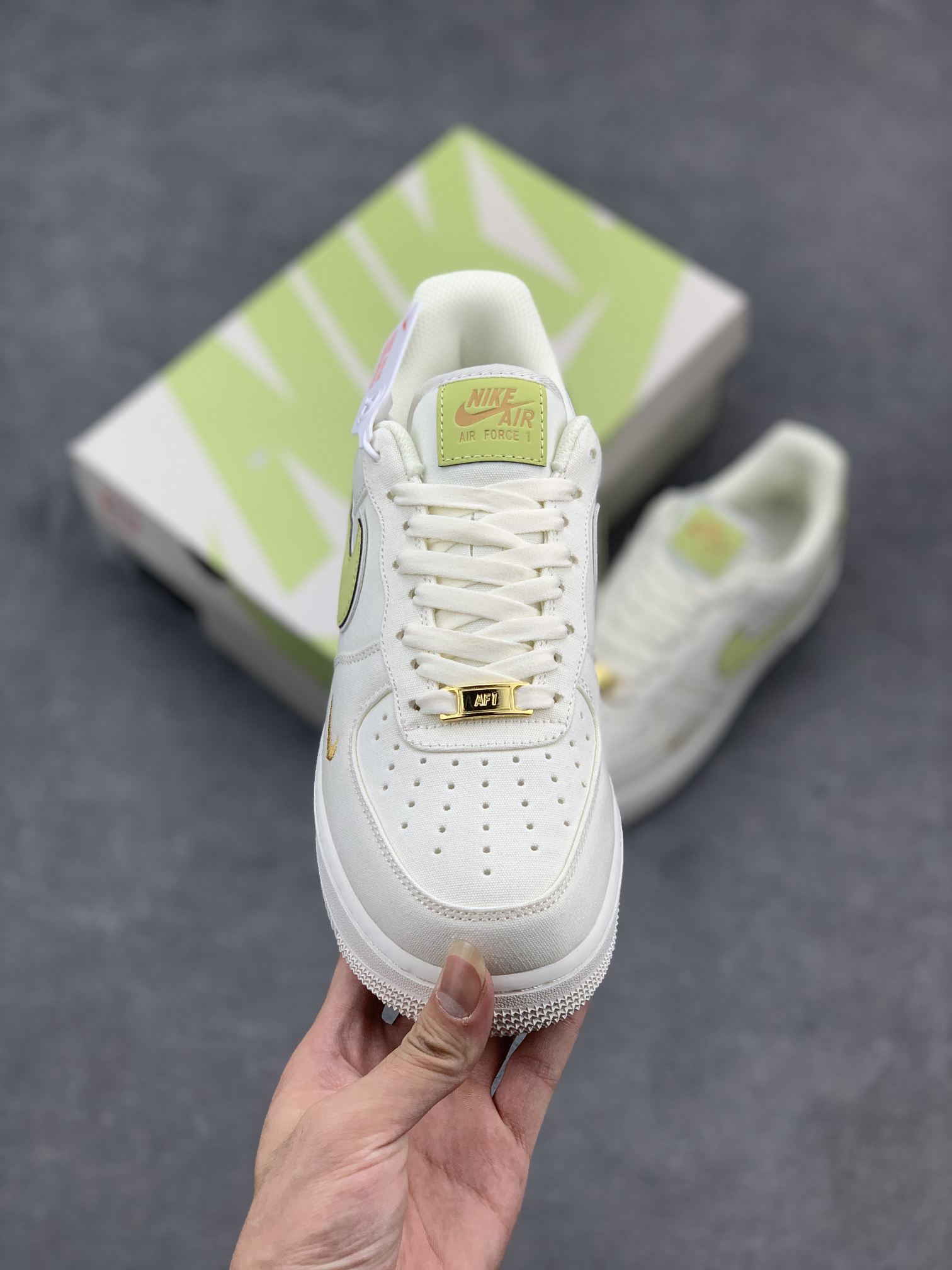 Nike Air Force 1 '07 Green Apple Casual Sneakers 3 i1661621559 248 1