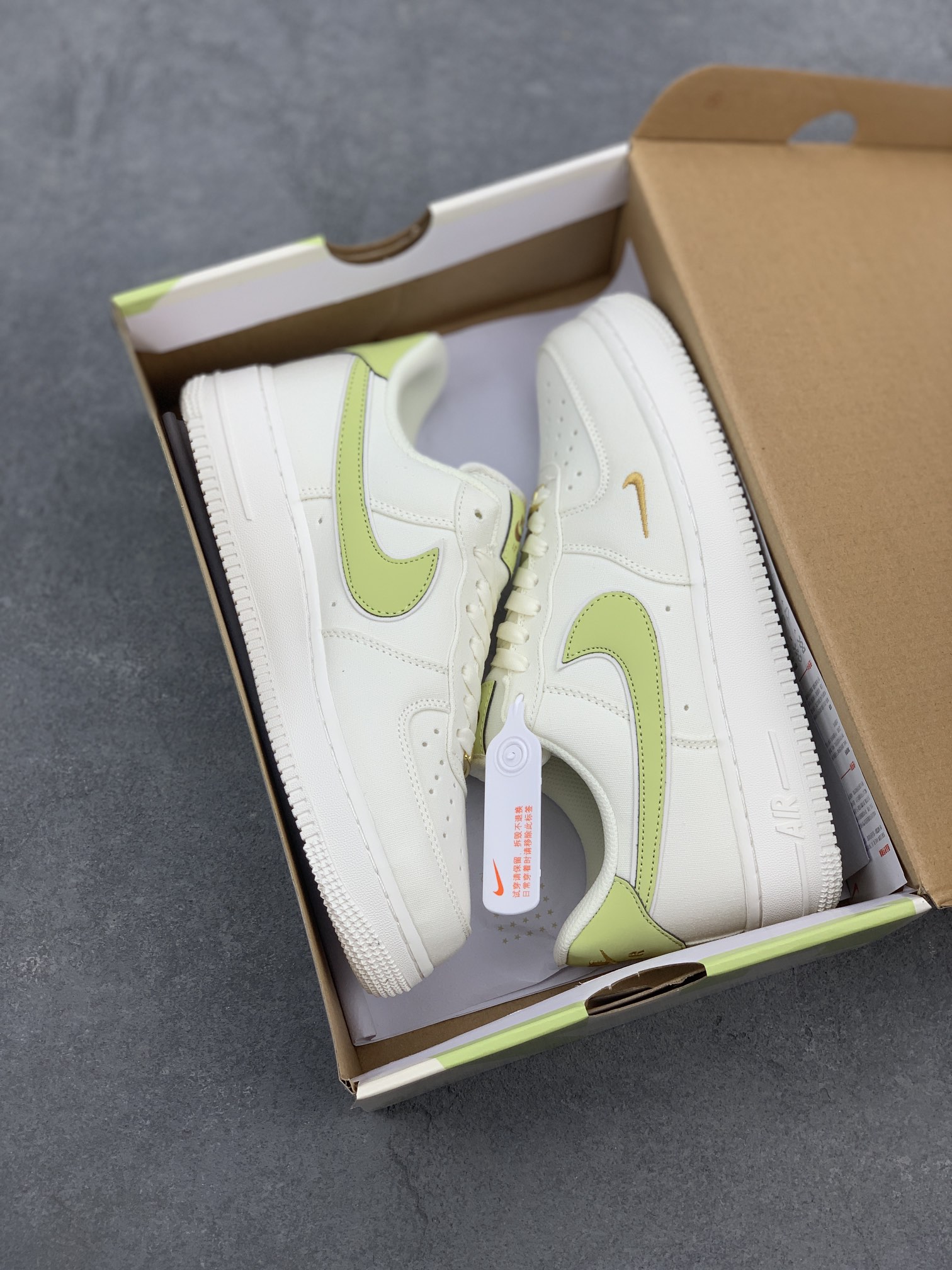 Nike Air Force 1 '07 Green Apple Casual Sneakers 10 i1661621559 604 8