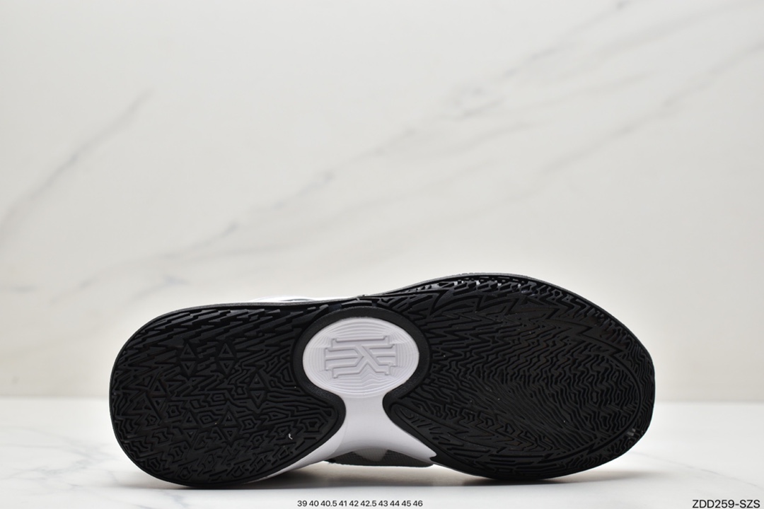 240 Nike Zoom KD15全新的 Zoom KD 15使用了全掌DC1975-003