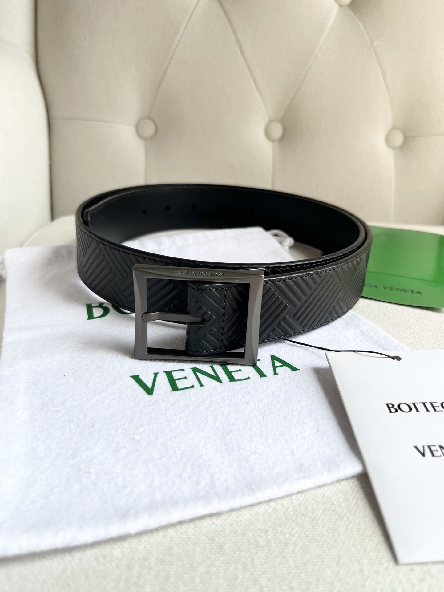 Bv新款男士腰带intreccio编织压纹工艺双面意大利小牛皮宽度35MM搭配四斜边复古枪色针扣颜色:黑