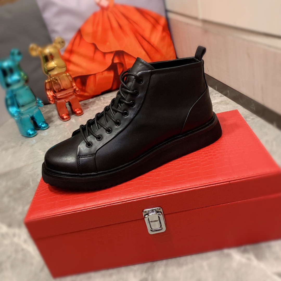 高帮鞋  J0    Prada 普拉达 最新爆款休闲老爹鞋，顶端品牌[勾引]奢侈～代购，顶级～质量。专柜同卖产品[强]鞋面選用进口透气原版牛皮搭配材质透气猪皮内里精细做工。原版个性时尚柔软橡膠耐磨防滑大底，上脚轻巧舒适，实物拍摄實物更好看，309广州码: 38-44。黑色入选