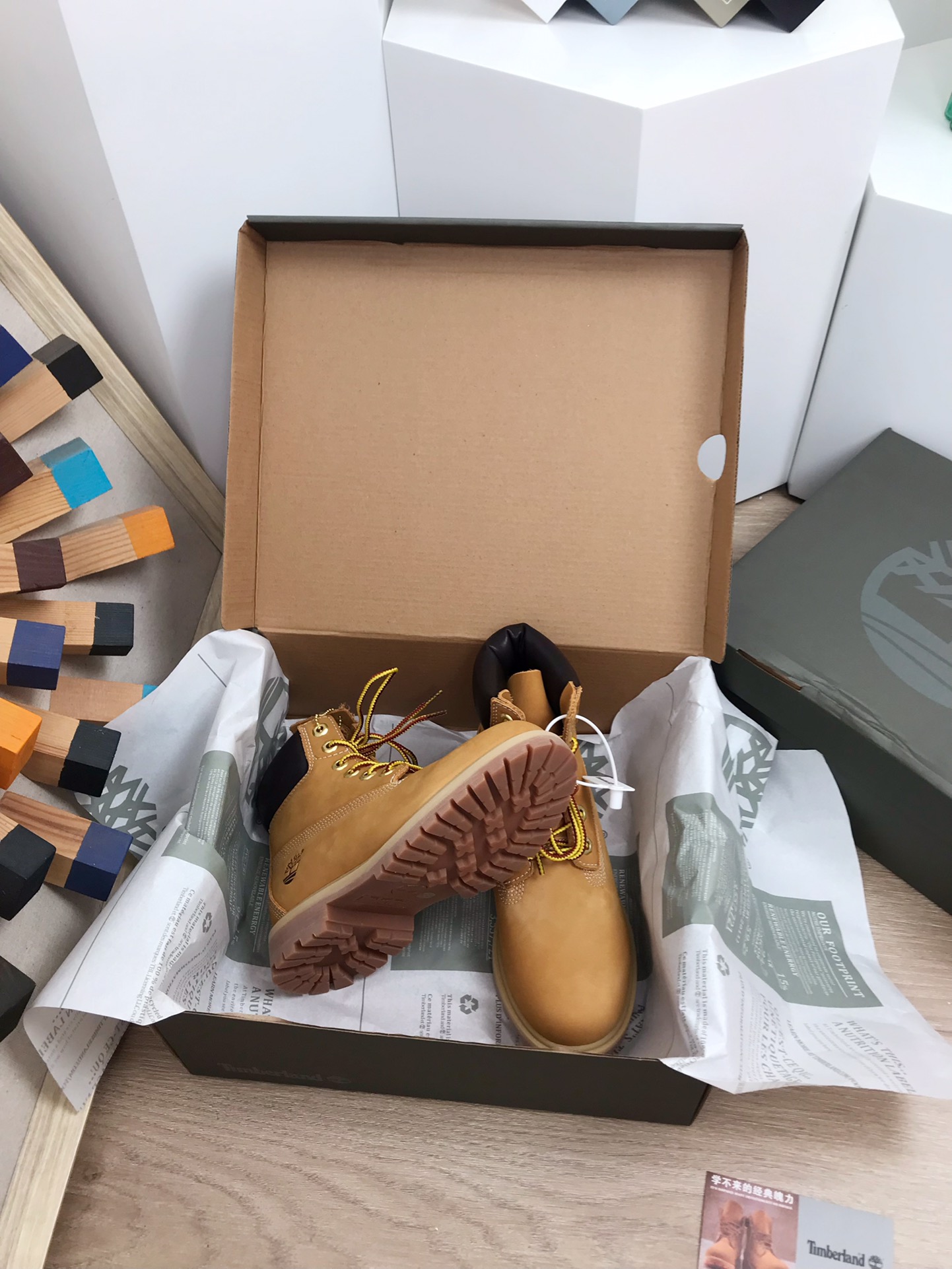 Timberland 6 Inch Leather Boots: Price, Sizes, Packaging, and Gender Distribution - 图片 6