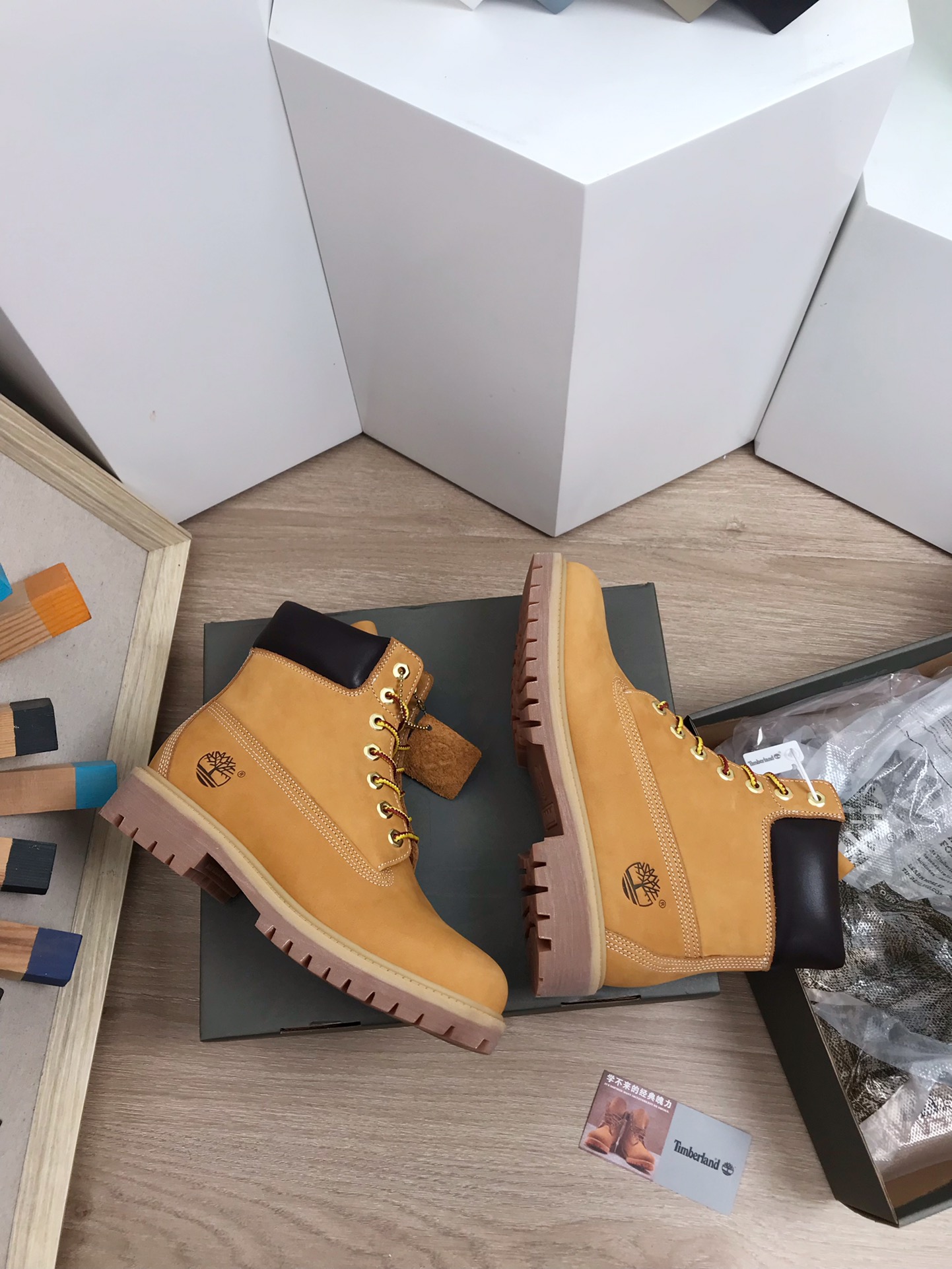 Timberland 6 Inch Classic Boots: Price, Sizes, Packaging, and Gender Distribution - 图片 6