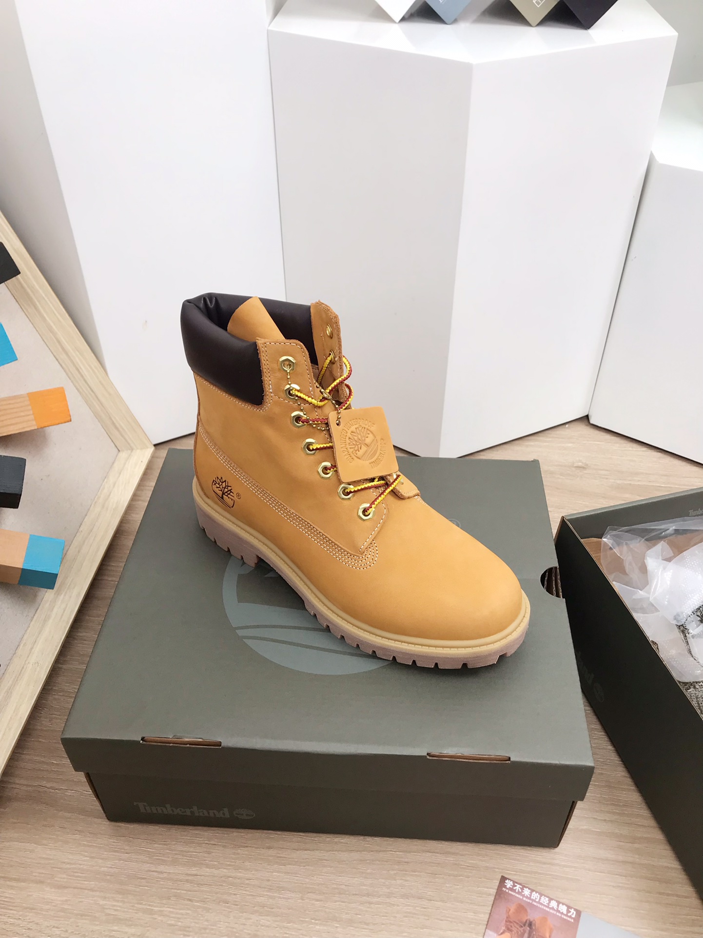 Timberland 6 Inch Classic Boots: Price, Sizes, Packaging, and Gender Distribution - 图片 7