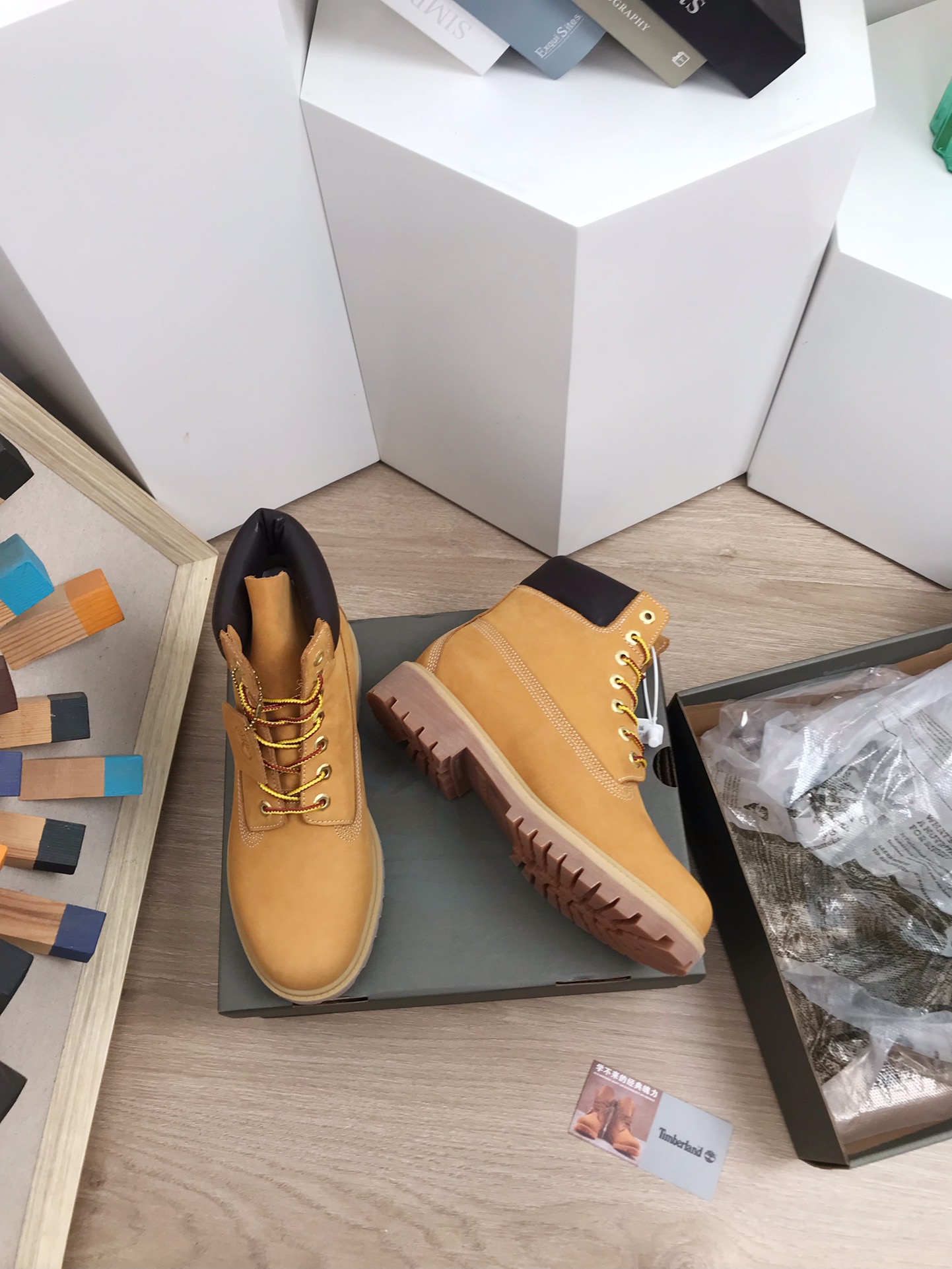Timberland 6 Inch Classic Boots: Price, Sizes, Packaging, and Gender Distribution - 图片 4