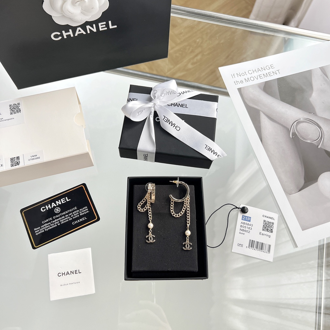 新款☑️CHANEL香奈儿双c流苏珍珠耳钉耳环