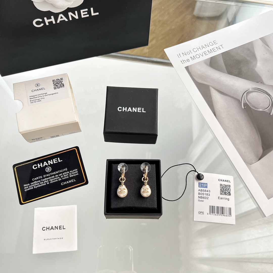 新款☑️CHANEL香奈儿C2双c珍珠耳钉耳环