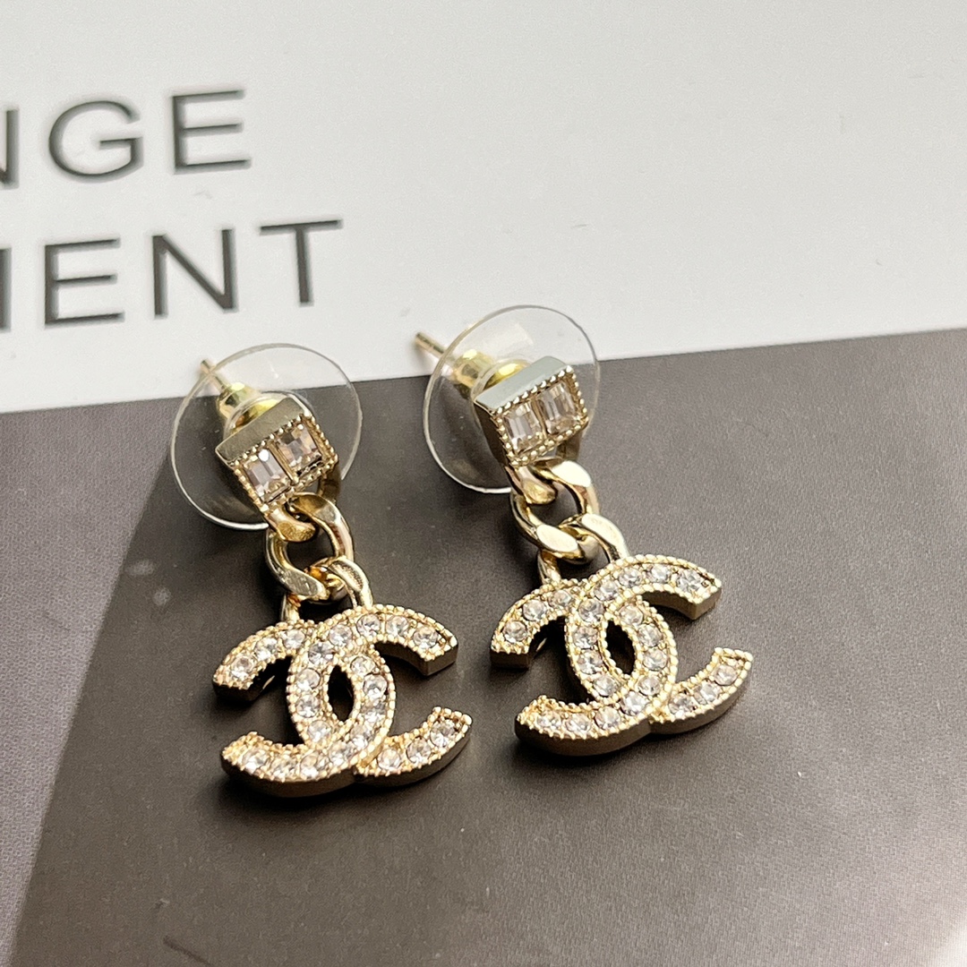 新款☑️CHANEL香奈儿C2双c满钻耳钉耳环