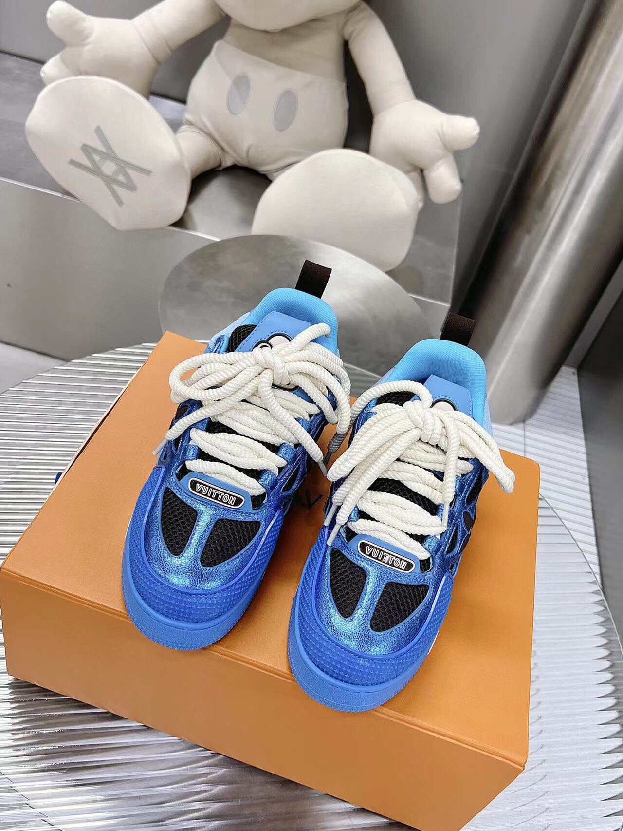 Louis Vuitton 顶版 带钻加50 𝟐𝟎𝟐𝟑/𝐒𝐒 𝐧𝐞𝐰 路易威登走秀滑板鞋