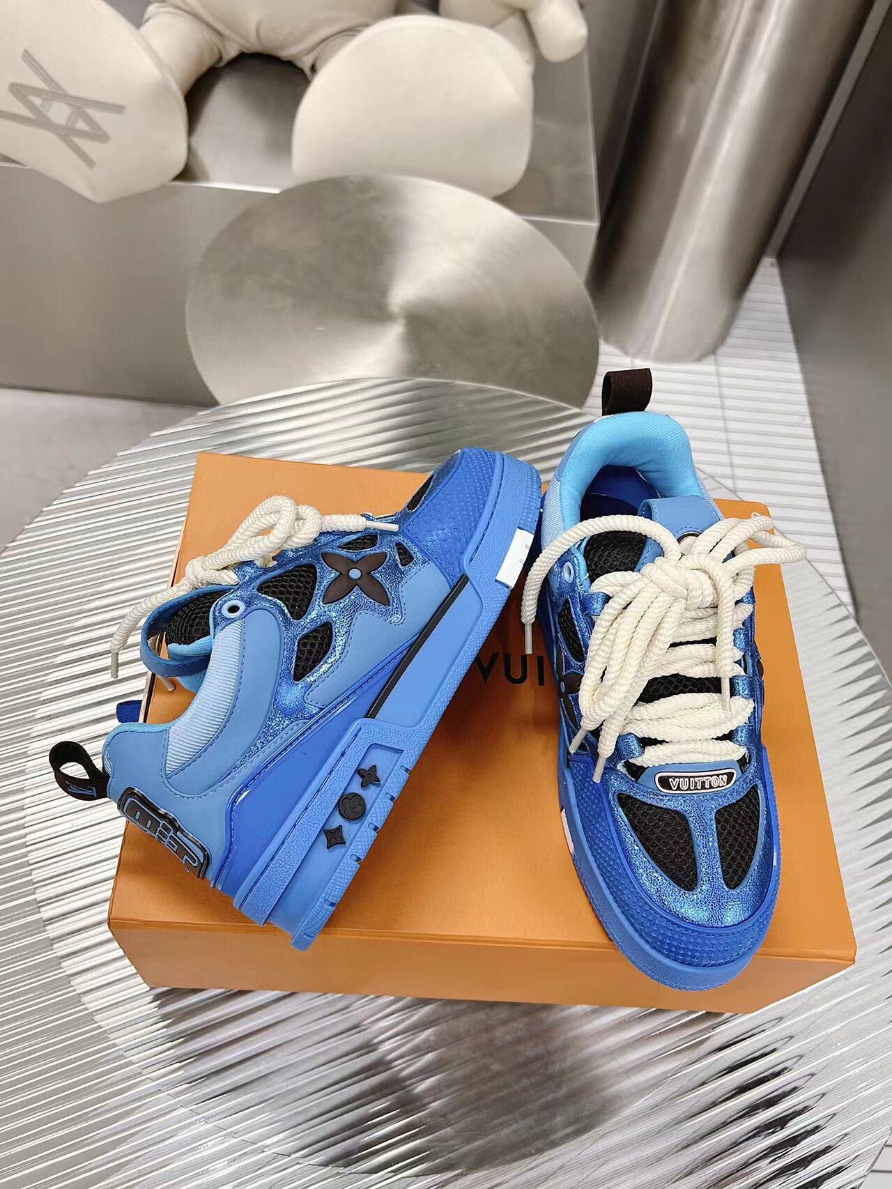 Louis Vuitton 顶版 带钻加50 𝟐𝟎𝟐𝟑/𝐒𝐒 𝐧𝐞𝐰 路易威登走秀滑板鞋