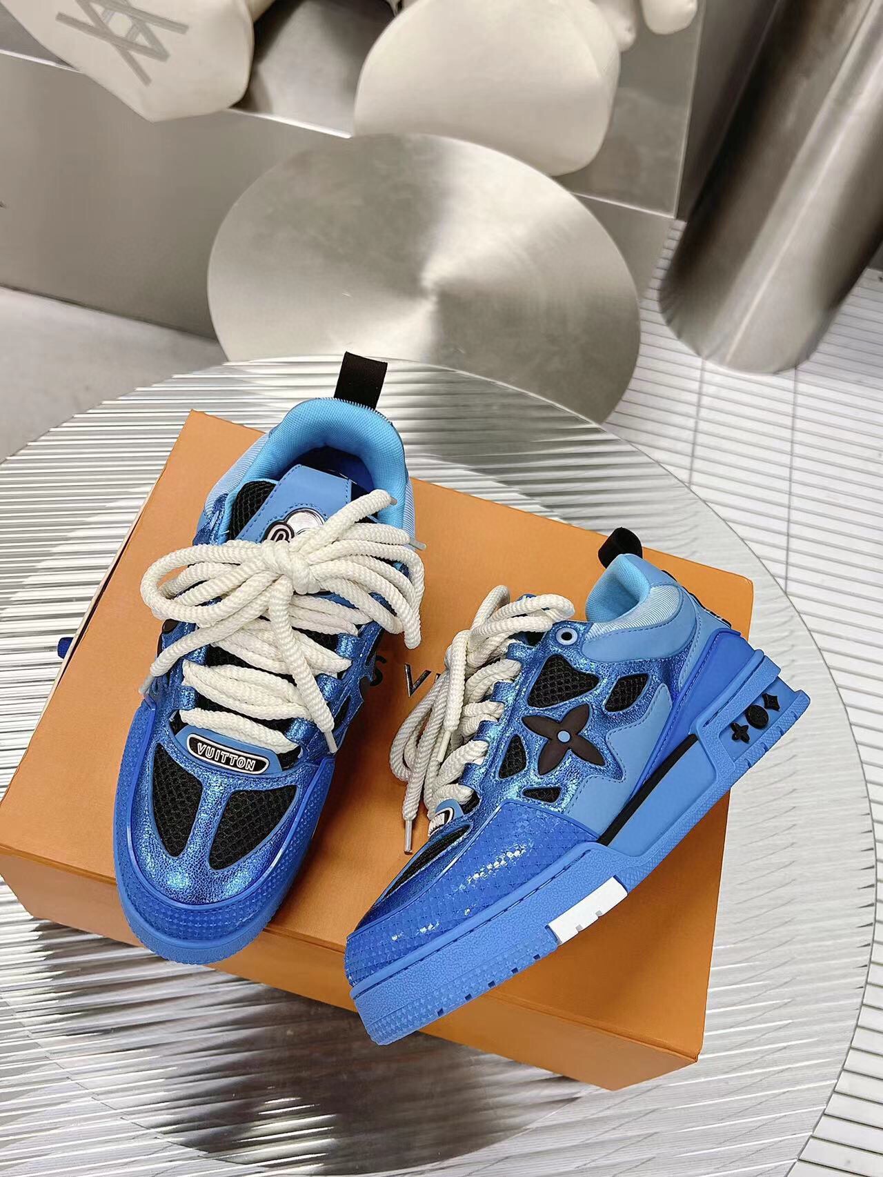Louis Vuitton 顶版 带钻加50 𝟐𝟎𝟐𝟑/𝐒𝐒 𝐧𝐞𝐰 路易威登走秀滑板鞋