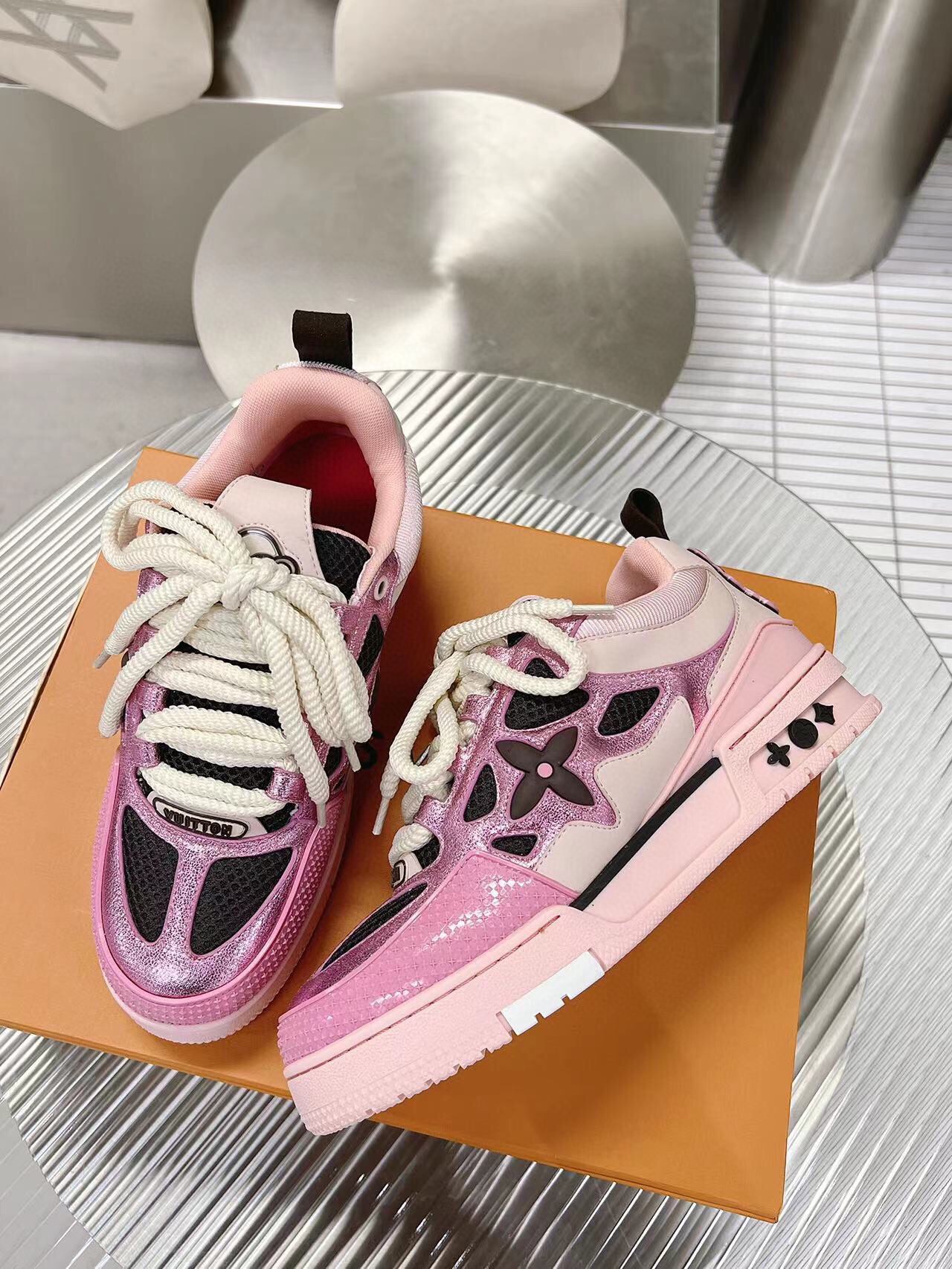 Louis Vuitton 顶版 𝟐𝟎𝟐𝟑/𝐒𝐒 𝐧𝐞𝐰 路易威登走秀滑板鞋