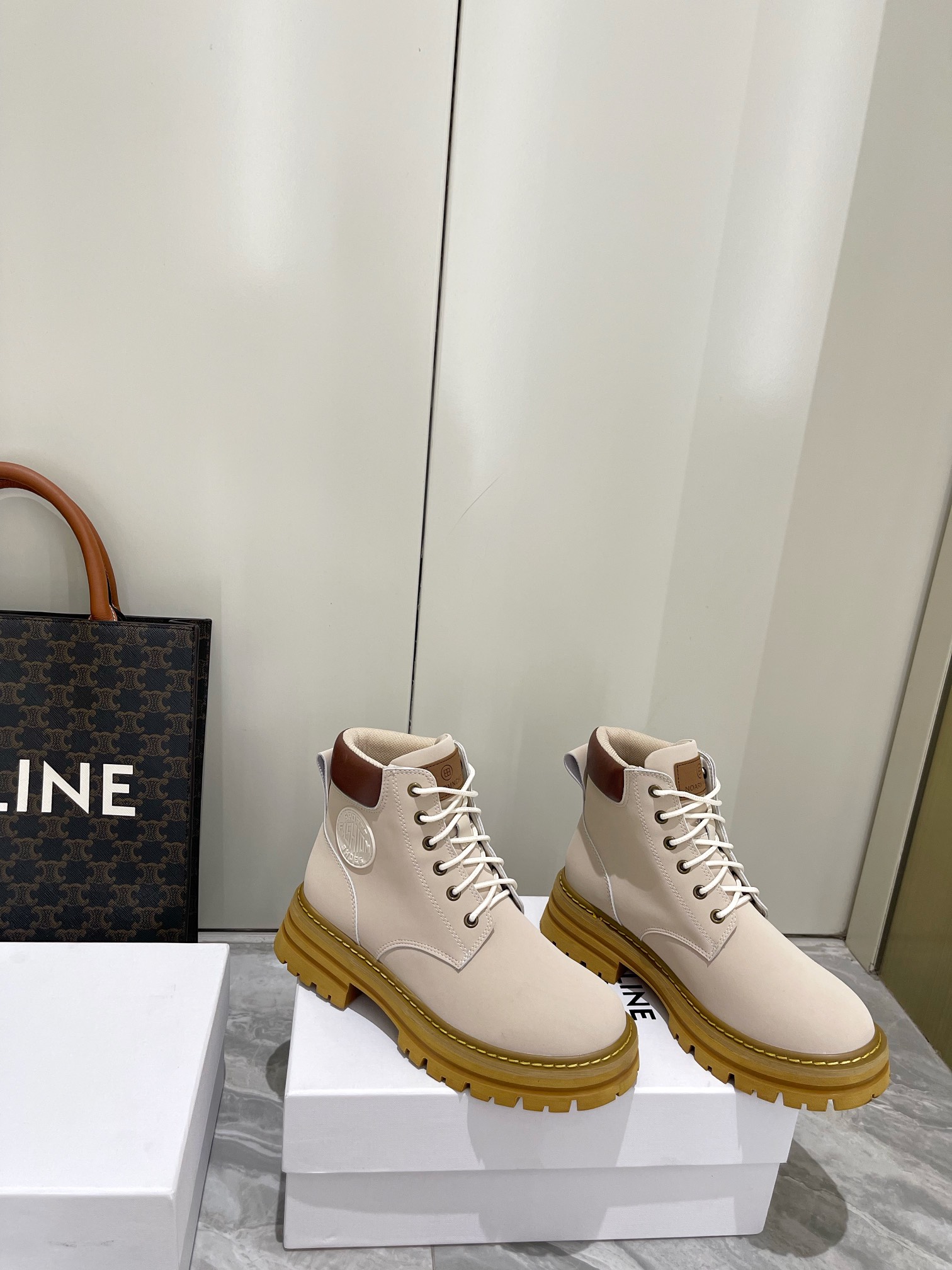“Chome Hearts 2022 Crocodile Boots: Stylish and Unique Design, Perfect for Fall and Winter” - 图片 2