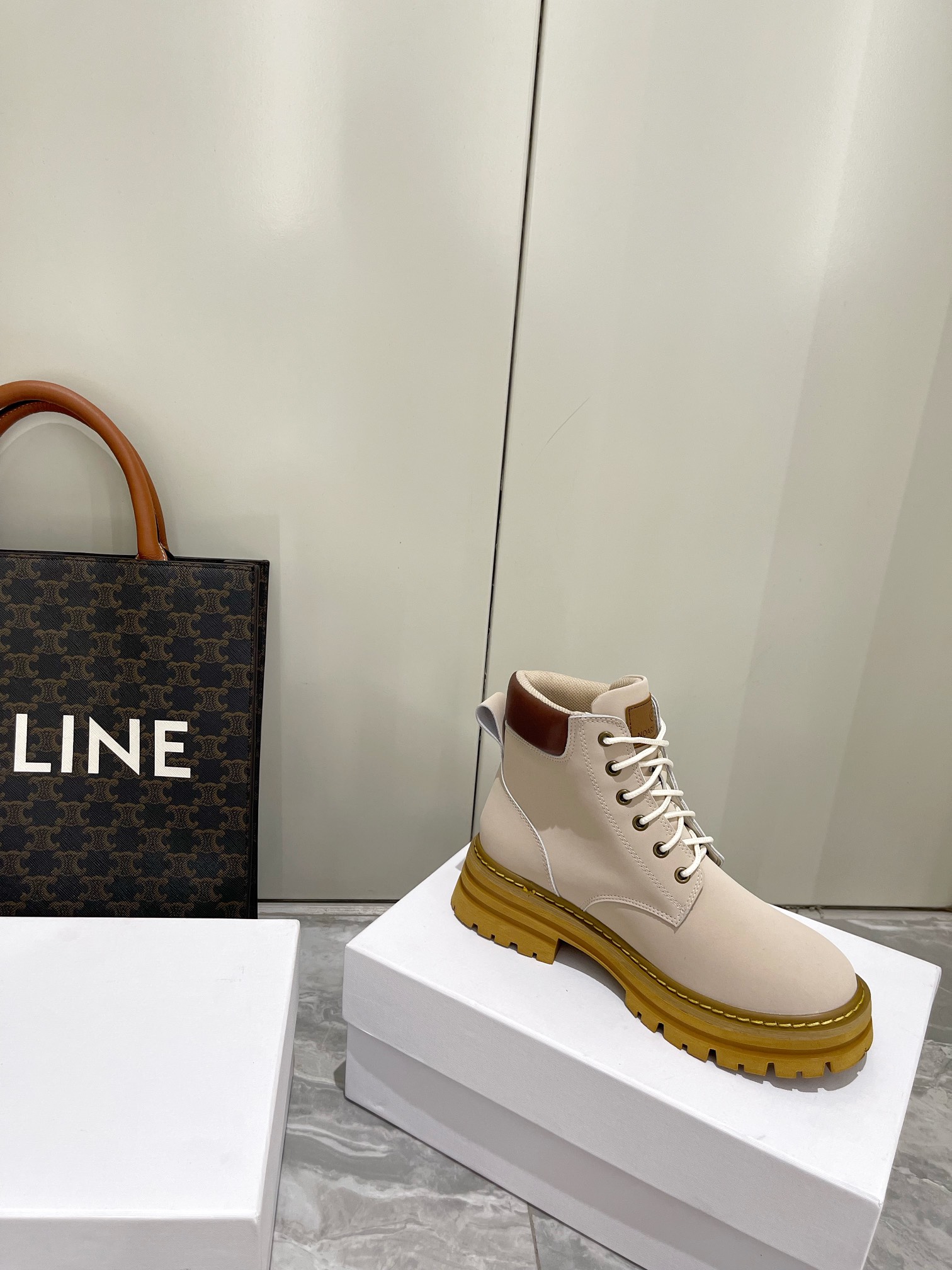 “Chome Hearts 2022 Crocodile Boots: Stylish and Unique Design, Perfect for Fall and Winter” - 图片 9