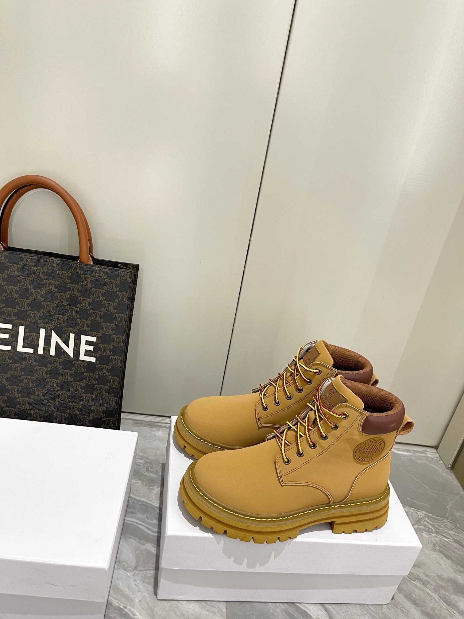 “Chrome Hearts 2022 Crocodile Boots: Stylish and Unique Design, Ideal for Fall/Winter Fashion” - 图片 4