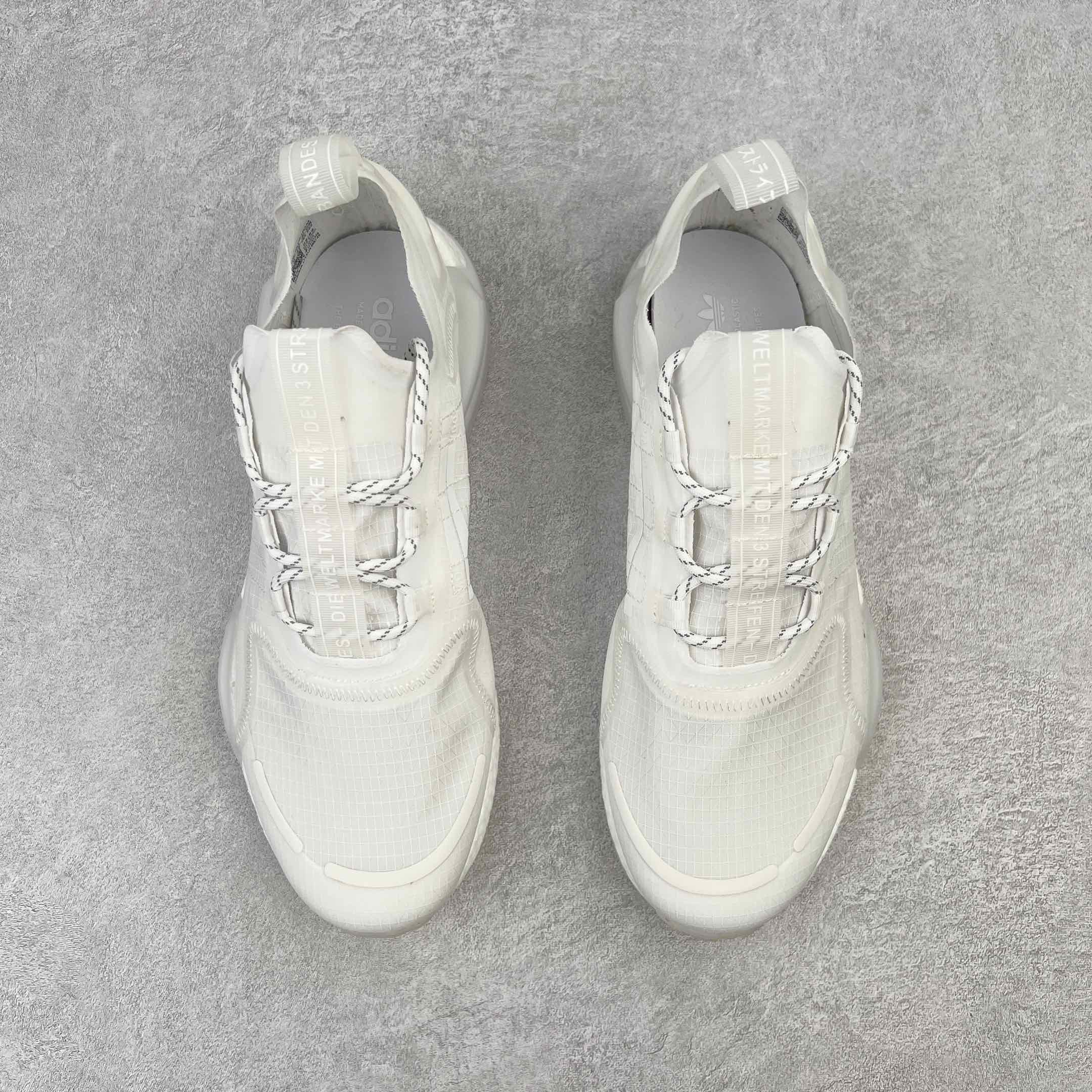 图片[2]-＃开学季福利 AD Originals NMD V3 Boost 爆米花缓震跑鞋 缓震装置意味着良好的氛围永无止境 无尽的能量回馈让您在夜幕降临时感到舒适 透明鞋跟夹和带斑点的TPU中底使渐进式探索更加完美 尺码：36 36.5 37 38 38.5 39 40 40.5 41 42 42.5 43 44 44.5 45-选品中心