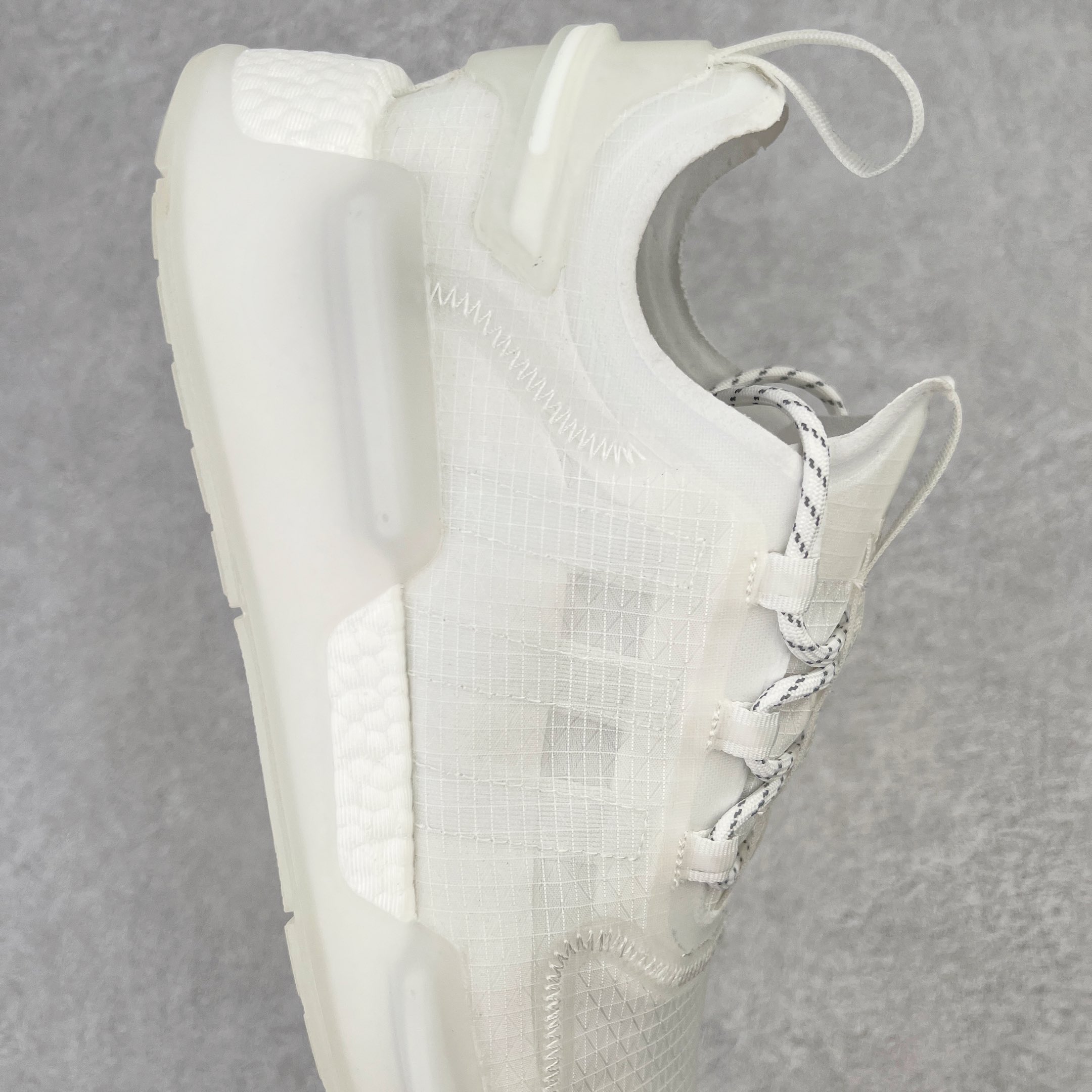 图片[6]-＃开学季福利 AD Originals NMD V3 Boost 爆米花缓震跑鞋 缓震装置意味着良好的氛围永无止境 无尽的能量回馈让您在夜幕降临时感到舒适 透明鞋跟夹和带斑点的TPU中底使渐进式探索更加完美 尺码：36 36.5 37 38 38.5 39 40 40.5 41 42 42.5 43 44 44.5 45-选品中心