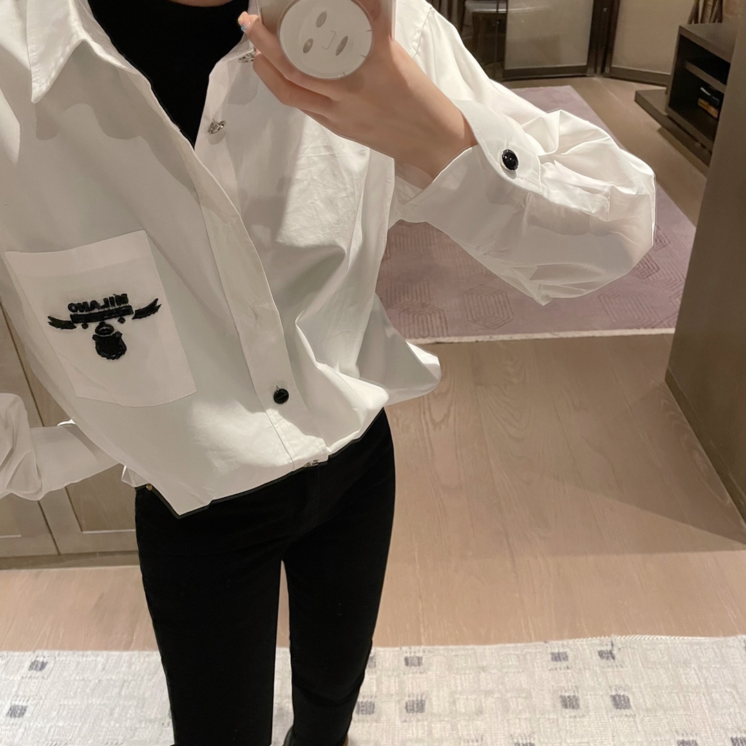 PRADA普拉达22FW休闲衬衫<br>法式缝包边，开模五金<br>定制面料