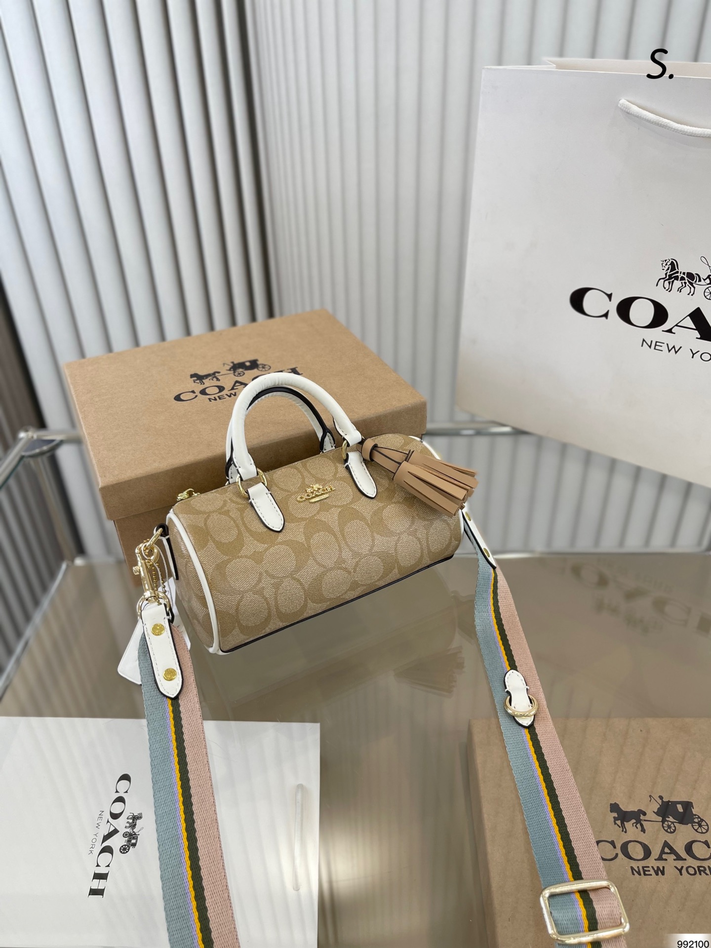 J5 5色配盒 coach Coach 蔻驰 mini枕头包 mini系列 元气女孩必入 日常出街 百搭时尚 尺寸20 10