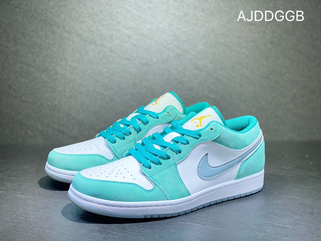 240 Air Jordan 1 Low AJ1 乔1低帮篮球鞋  DN3705-301