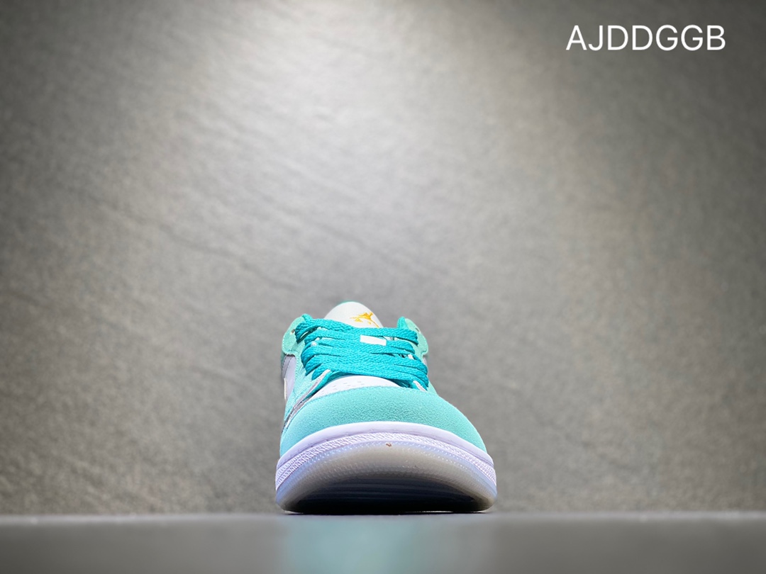 240 Air Jordan 1 Low AJ1 乔1低帮篮球鞋  DN3705-301