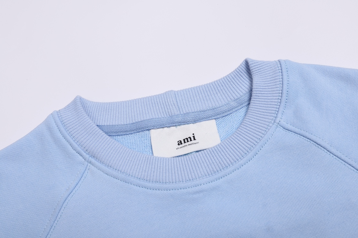 “High-End Women’s Suit with AMI Macalon Heart Embroidery and Cotton Fabric – Quality Package” - 图片 3