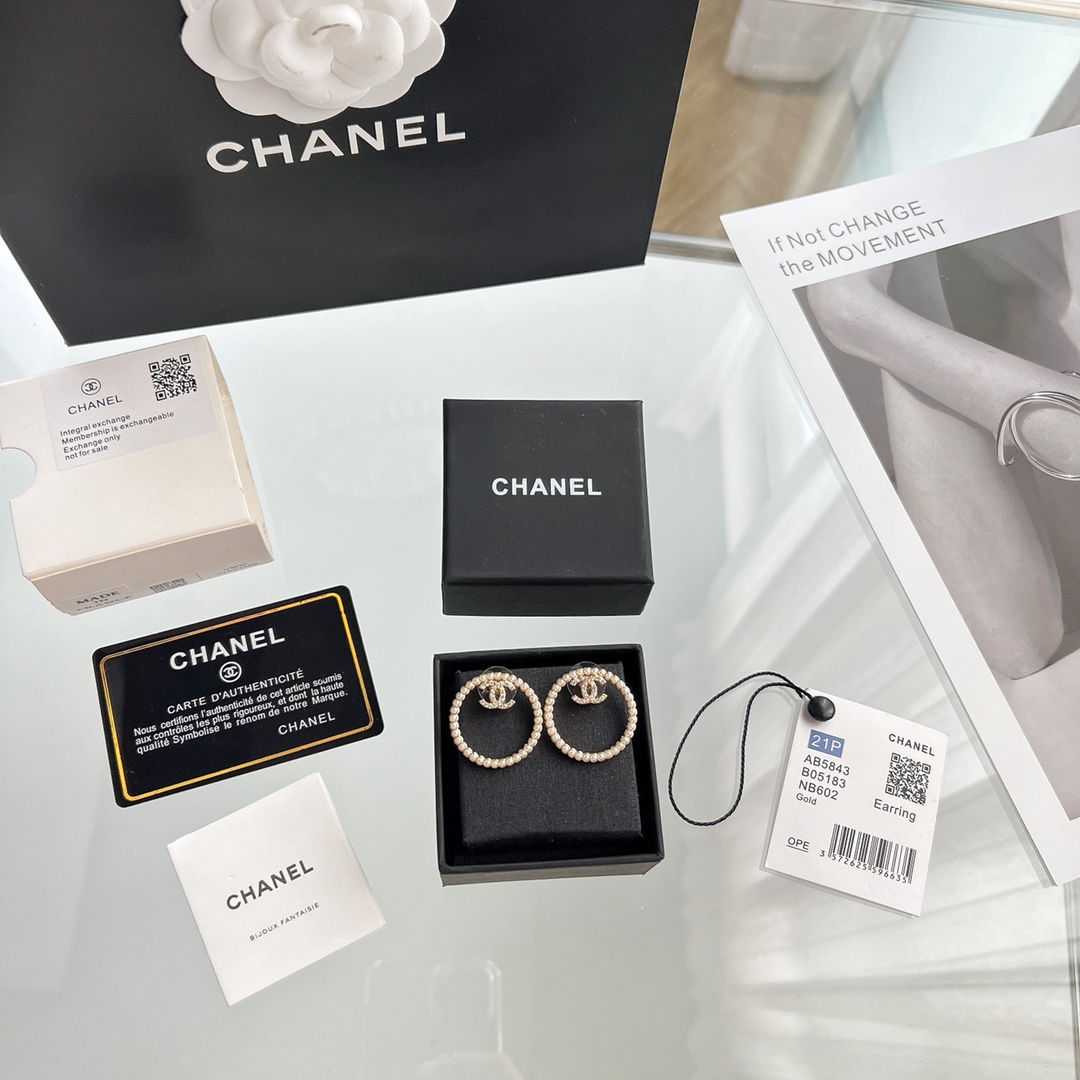 新款☑️CHANEL香奈儿c1双c圆形珍珠耳钉耳环