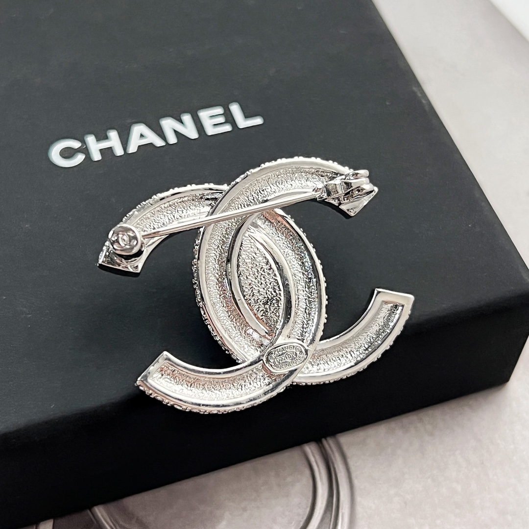 新款☑️CHANEL香奈儿双c满钻耳钉 胸针