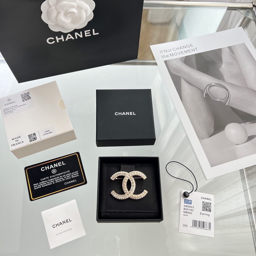 新款☑️CHANEL香奈儿双c珍珠胸针