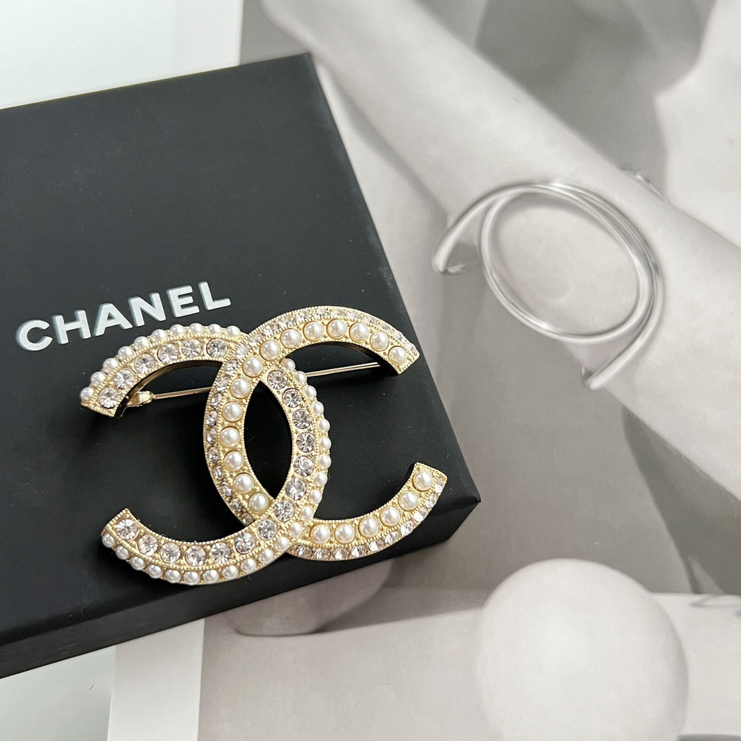 新款☑️CHANEL香奈儿双c珍珠胸针