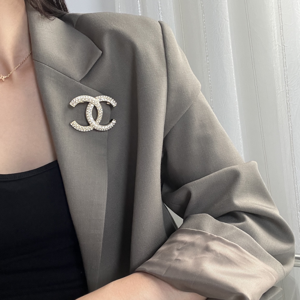 新款☑️CHANEL香奈儿双c珍珠胸针