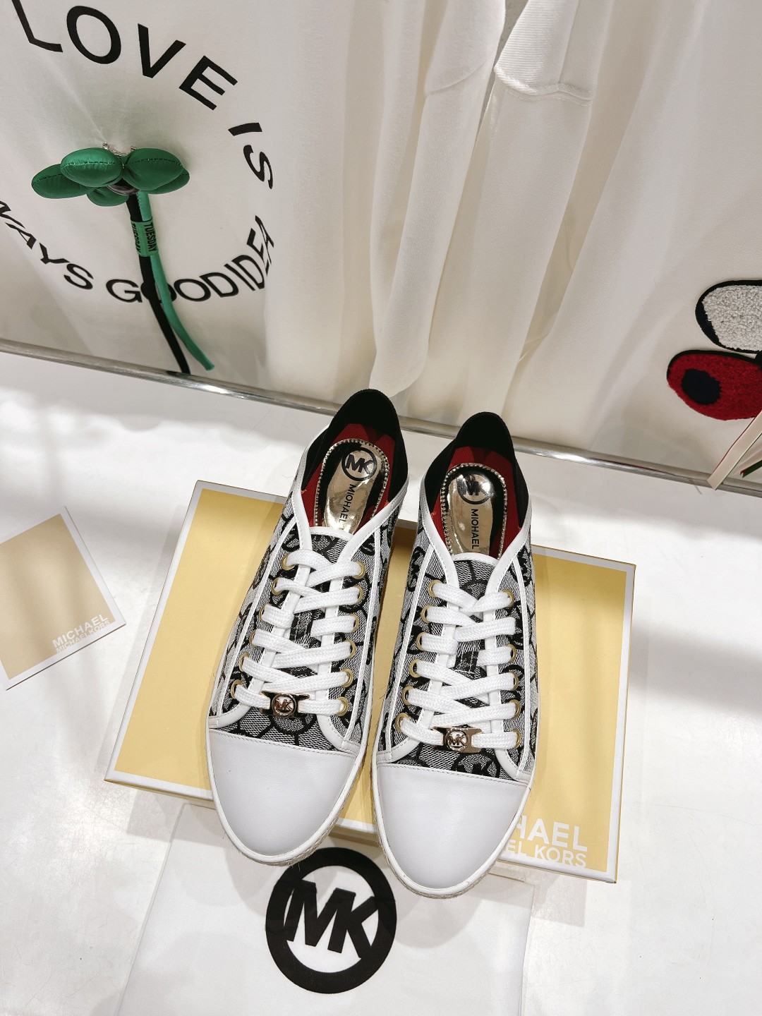 Michael Kors 2022 Recreational Shoes: Superstar Net Red Grass, Gold Button, Size 35-40.
