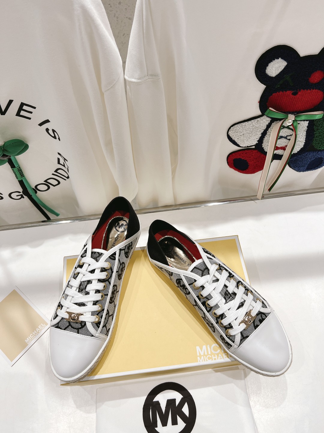 Michael Kors 2022 Recreational Shoes: Superstar Net Red Grass, Gold Button, Size 35-40. - 图片 2
