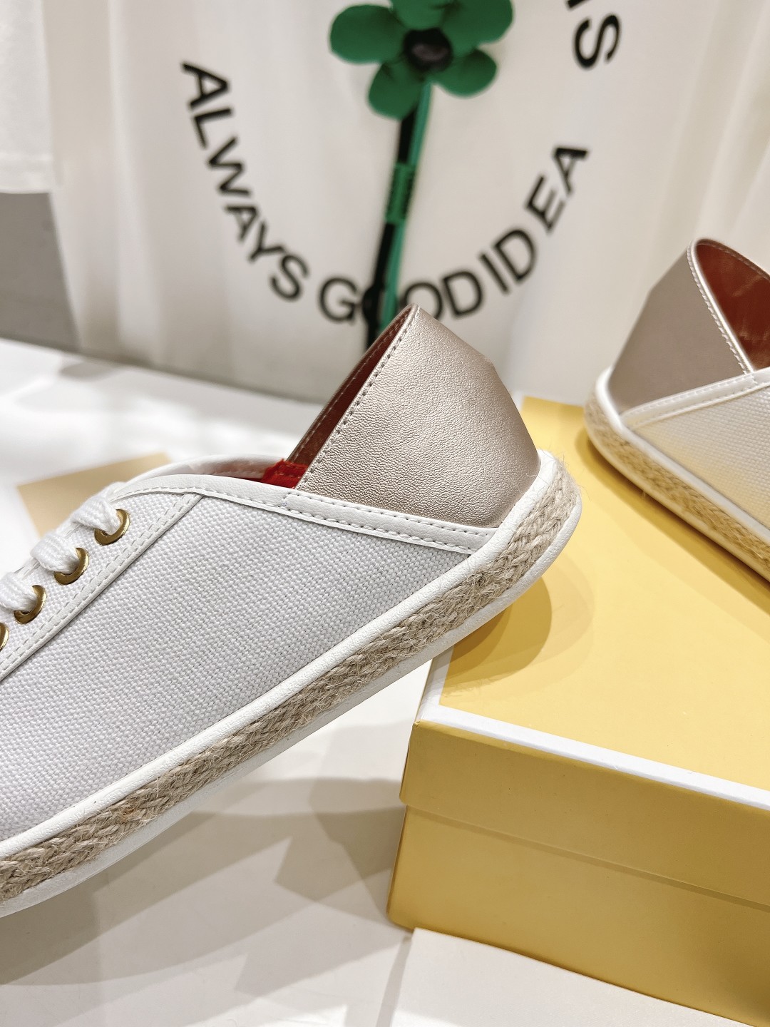 “Michael Kors 2022 Recreational Shoes Offer: Superstar Net Red Grass Design” - 图片 6