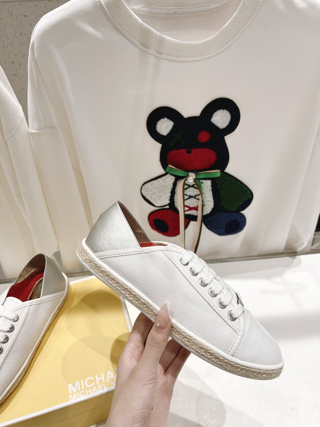 Michael Kors 2022 Recreational Shoes: Net Red Grass, Logo Design, Comfortable Fit, Size 35-40 - 图片 5