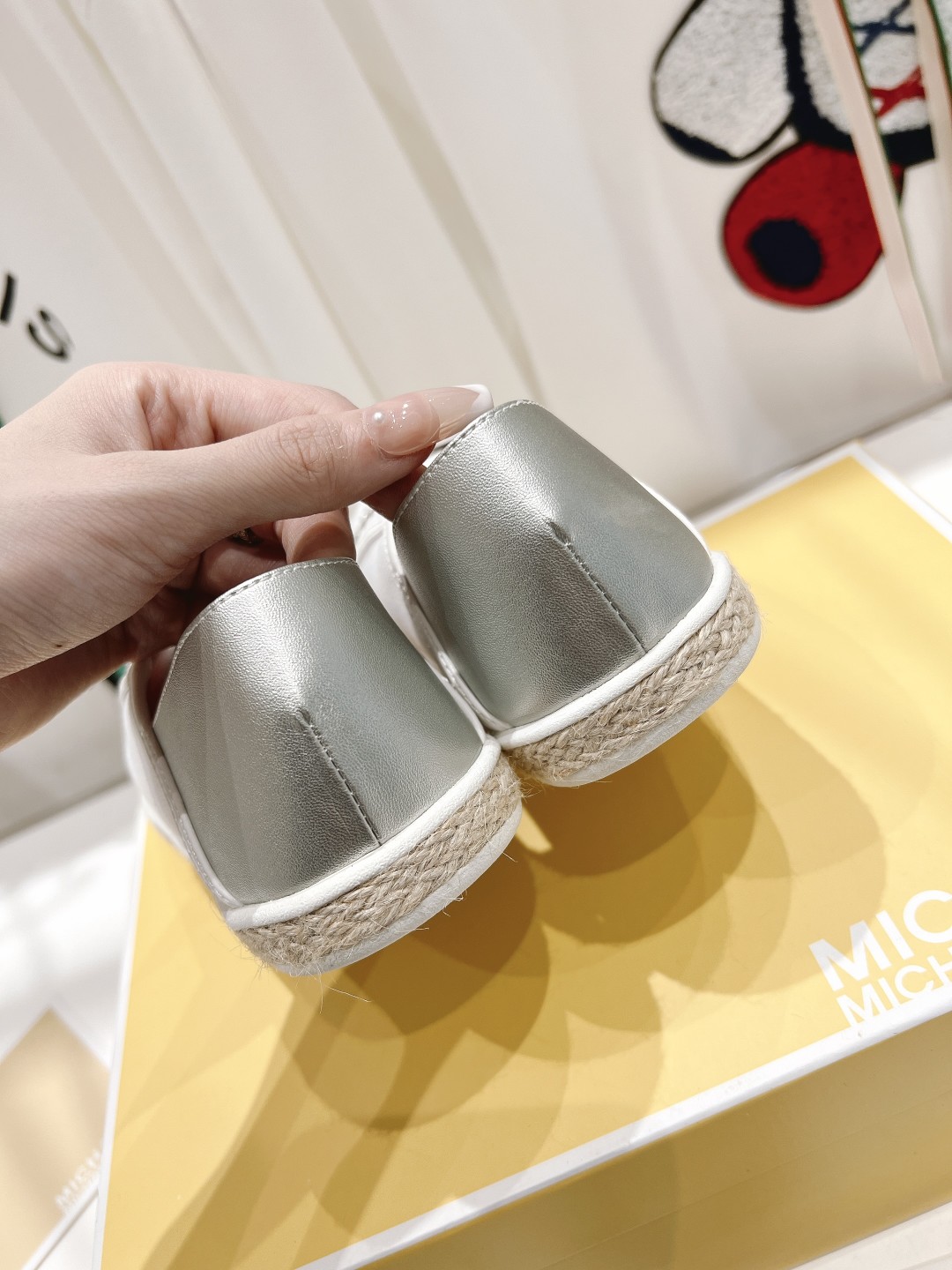 Michael Kors 2022 Recreational Shoes: Net Red Grass, Logo Design, Comfortable Fit, Size 35-40 - 图片 8