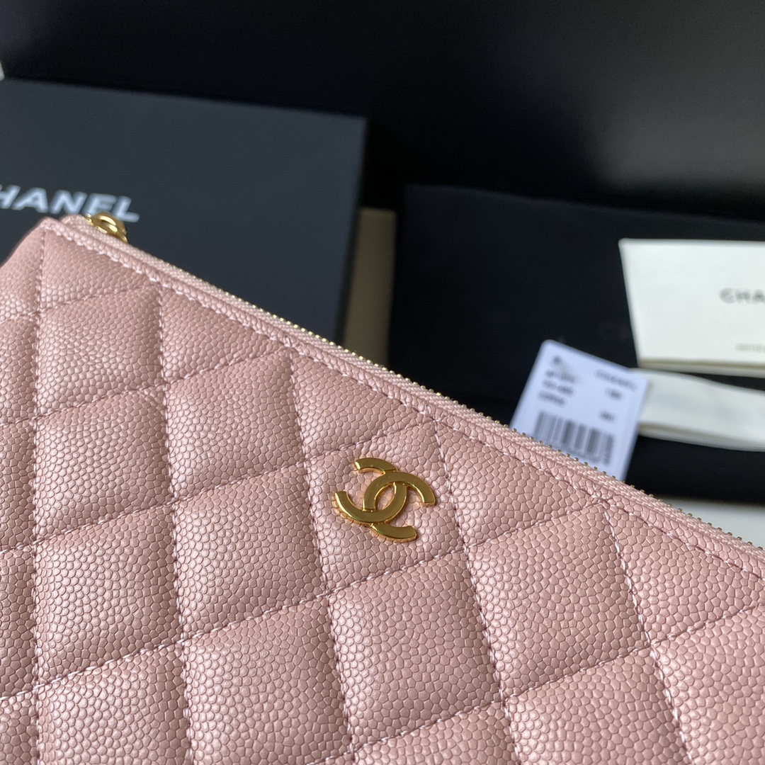 Chanel 新款球纹菱格零钱包/手拿随身包。尺寸：20x12.2x1cm